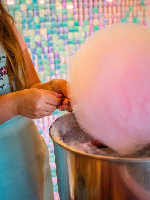 💖 C A N D Y . F L O S S 💖
Is just my favourite! Live spinning at your event!
#food #candy #candyfloss #sweetreats #cottoncandy #weddings #love #instagood #photooftheday #reels #explorepage