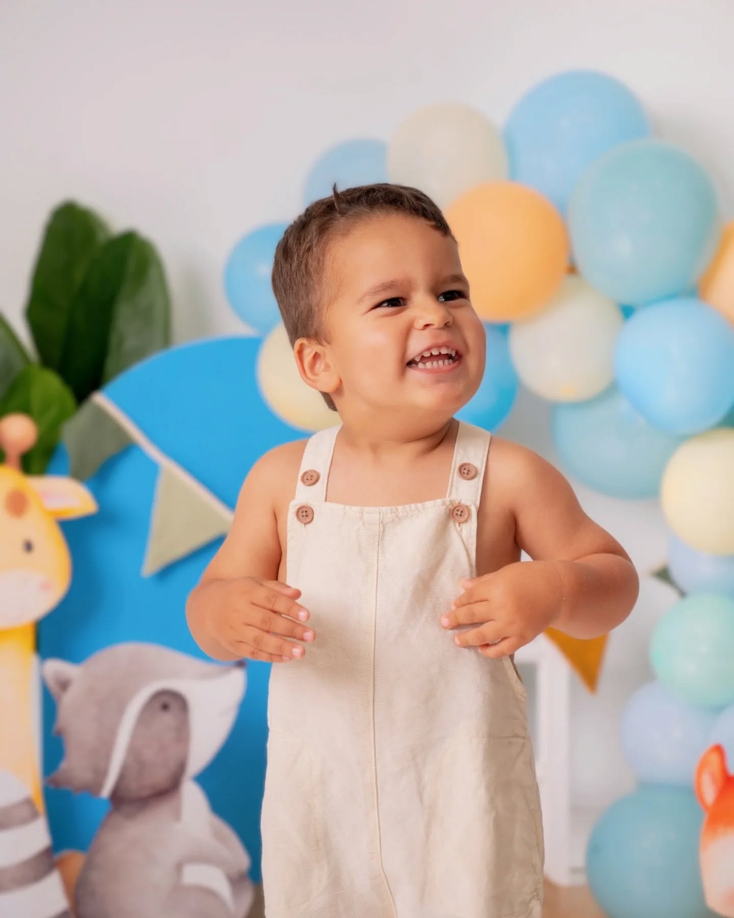 Cómo se me ha podido olvidar dejar a Noah por aquí!!
Que cumplió dos añitos gente y claramente está hecho un granuja!✨🥹
.
.
.
.
.
.#smashcake #smashthecake #smash #primercumpleaños #primeraño #primercumple #fotografiainfantil #fotografiabebesyniños #fotografiafamília #fotografiasmashthecake #aplastarpastel #smashcakesession #smashcakephotoshoot #smashcakephoto