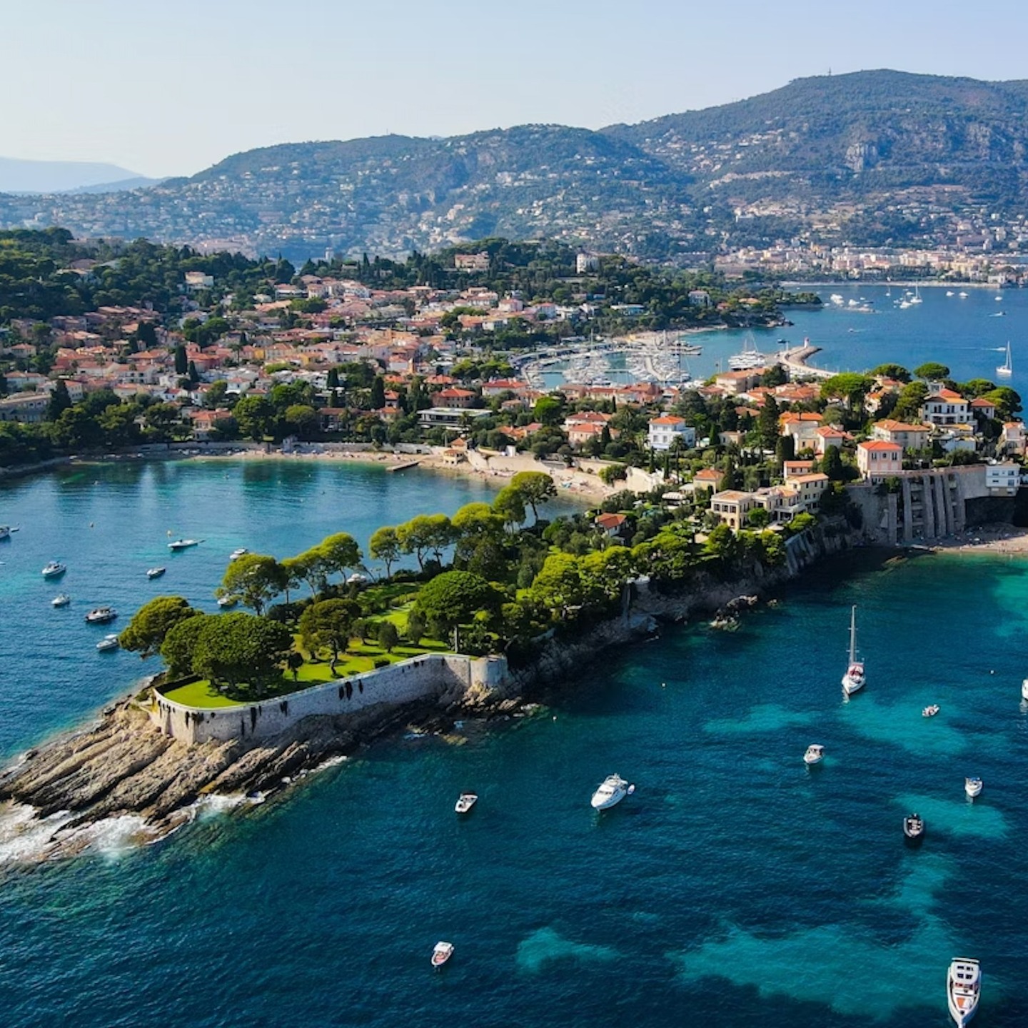 I spent 10 days in Côte d'Azur (South of France) with CG Journeys and 10 wonderful travel agents learning more about the region. We visited over 20 hotels, drank delicious local wine, learned to play pétanque, visited old towns, made perfume and flew in a helicopter to and from Monaco (of course). Thank you to our hosts in Cannes, St Paul de Vence, Théoule-sur-Mer, Antibes, Juan les Pins, Nice, and Monaco, I had a lovely time. @cotedazurfrance @visitmonaco @cannesfrance @explorenicecotedazur @antibestourisme @visitcotedazur @cg.journeys @monterra_travel #france #frenchriviera #southoffrance🇫🇷 #nicefrance #monaco #antibes #stpauldevence🇫🇷 #cannes