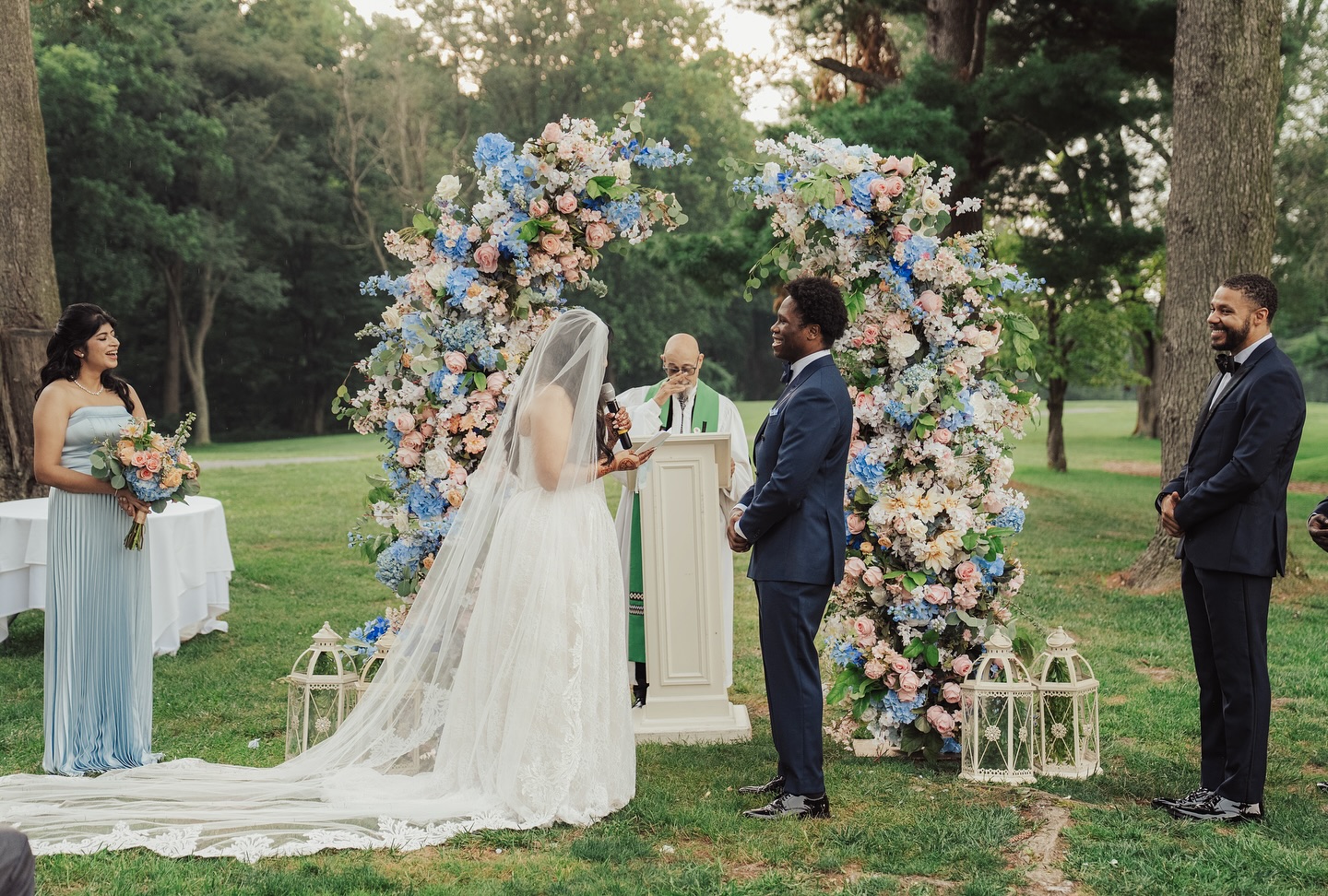 4 events in 4 swipes ✨
📸Photographer: @urbanphulkari
📌Location: @chasecenterontheriverfront @deerfieldde
📋Event Planner: @hansiniweddings
#exclusiveevents #exclusiveeventsny #mandap #sangeet #weddingreception #weddingceremony #delawarewedding #delawareweddings #dreamwedding #luxurywedding #floraldecor