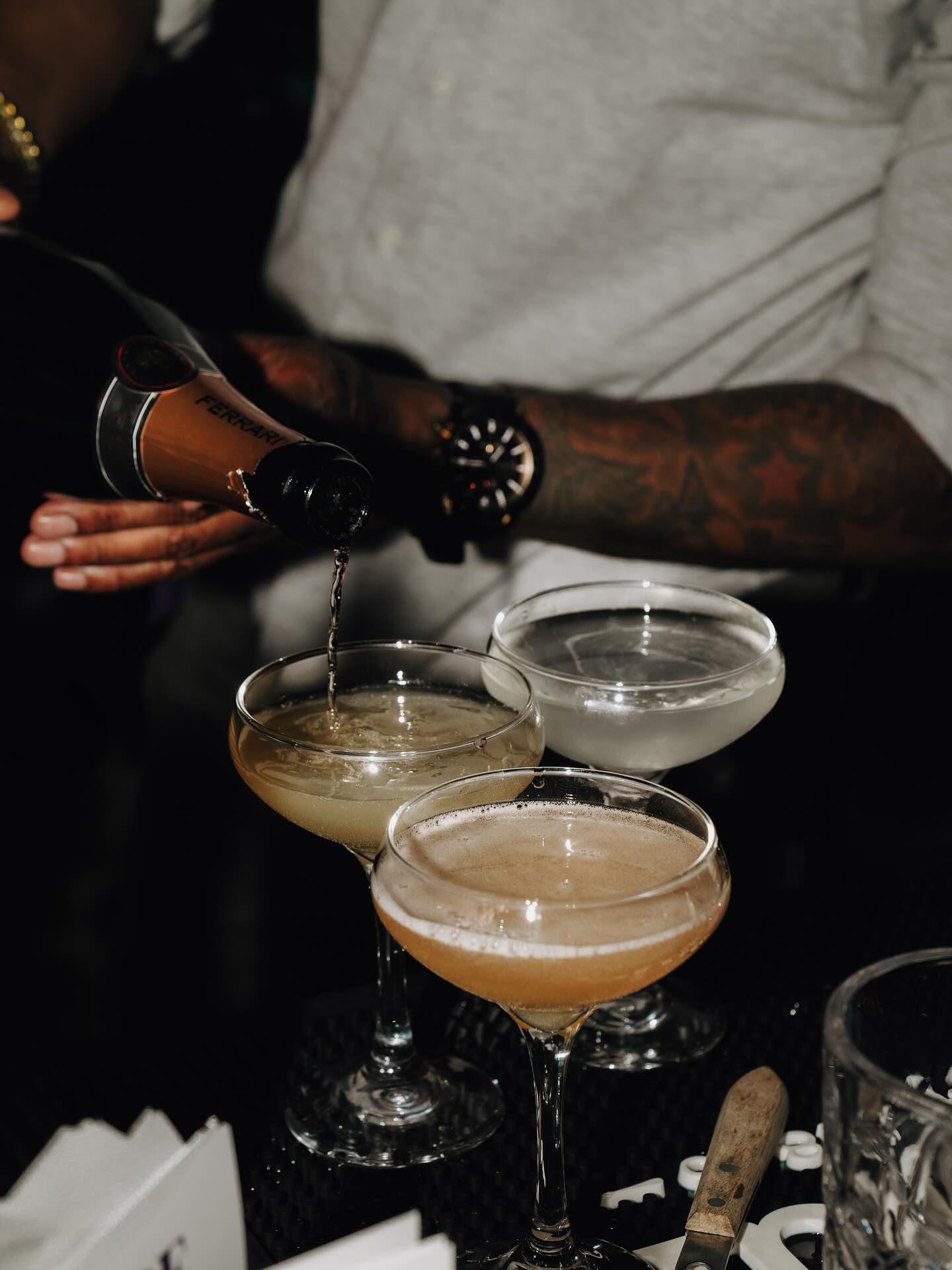 Last spring, @wildeirishgin celebrated DC’s favorite season, Cherry Blossom season, with @dcbookandsipclub & @bareminerals at the new local @lupolibraryspeakeasy. Swipe for some highlights captured by 📷 @ashsotiro.photo 🍸🍒🌸♥️