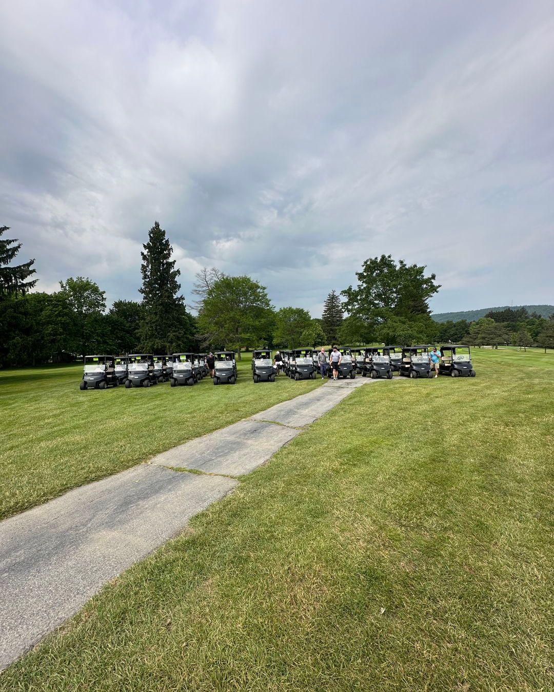 We had some wonderful furry friends join us at Bartlett during the Bill Quinlan Memorial Golf Tournament! Hosted by Talty's Irish Pub, this event proudly supported the Empire Animal Rescue Society (EARS) in their mission to find loving homes for animals. We were so honored to host and have these four-legged companions brighten the afternoon. Here's hoping they all find their forever homes soon! 🐶🐈