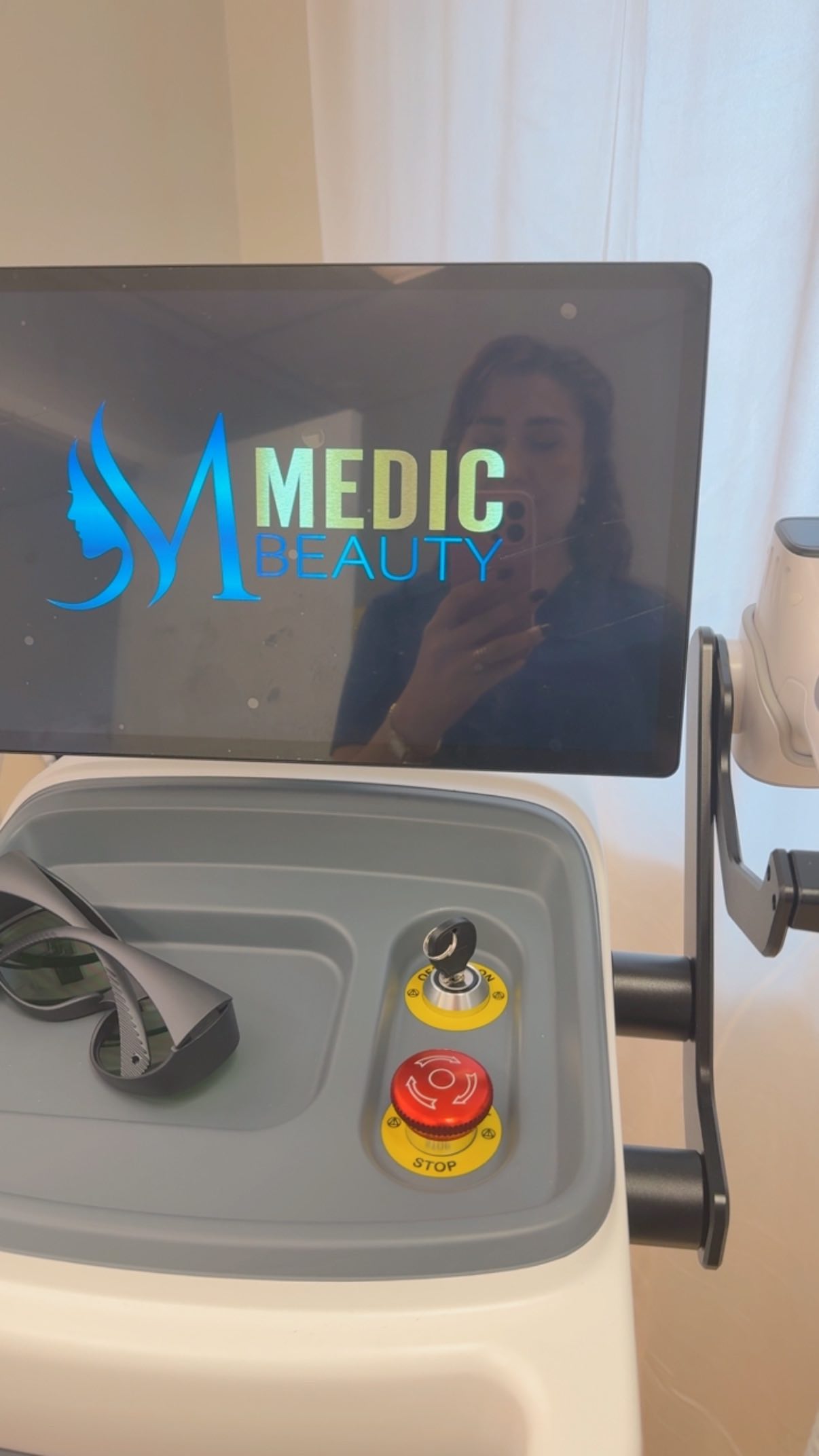 Armhålor + brasilianska hårborttagningslaser för ett dunder erbjudande 😍 Boka via hemsidan eller skicka ett meddelande till oss här på instagram ✨
#hair #removal #borås #boråsstad #skönhetskliniker