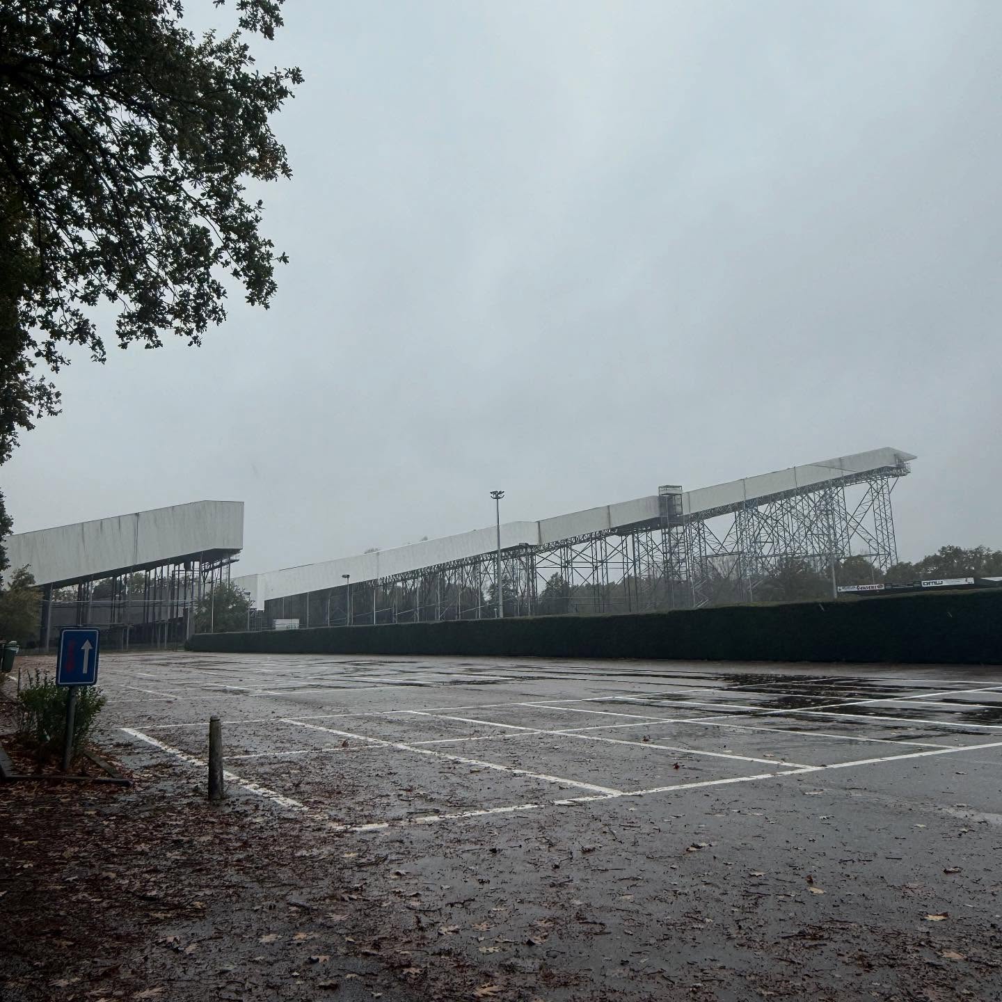SPSRC peer camp 2025! (Part1)
After their early start to Belgium from the UK, the SPSRC athletes were ready and raring to get on the slope @snowvalleypeer
#spsrc
#spsrcracing
#spsrcski
#teamski
#snowvalley
#skiracetraining