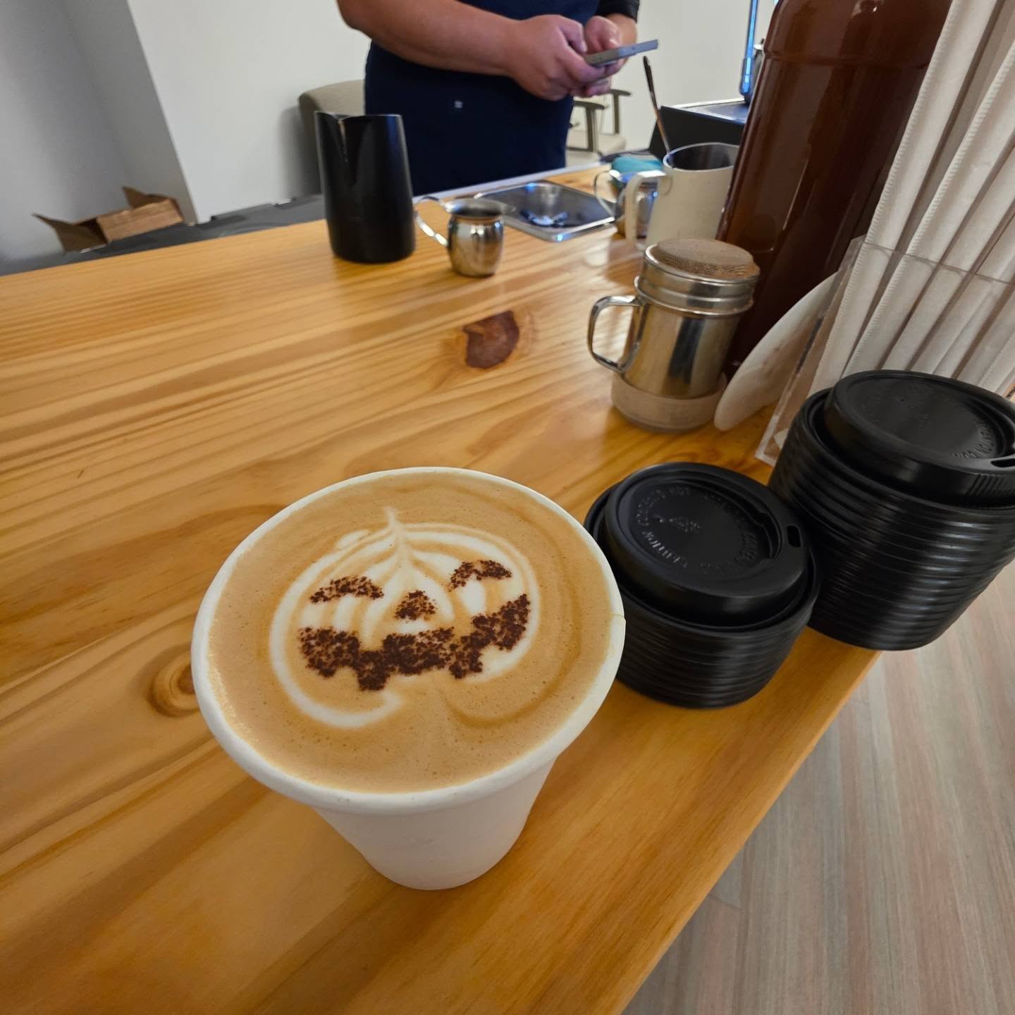 Putting the 'Pumpkin' in Pumpkin Spice! 🎃
#tatcoffee #tatcoffeelife #pumpkinspice #halloween #Pumpkin #latteart