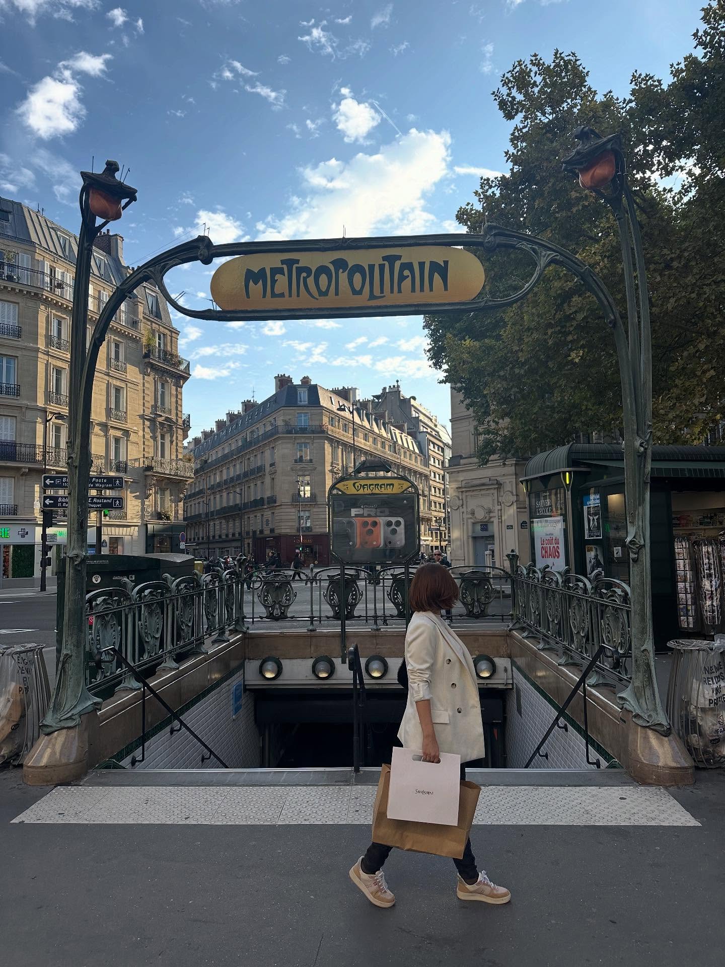 #weekendvibes #paris #parismetro #ysl