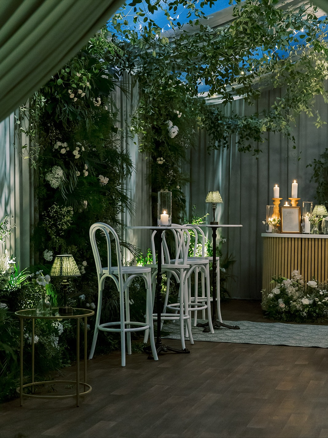 The day we transformed Laura’s back garden into her own private party space!
@helenwarnerphotography
@maxfieldanddyer
@trufflehoundcatering
@houseoffurncollection
#partyplanneruk #ukeventplanner #luxuryathome #partyathome #marqueeparty #richmondpartyplanner