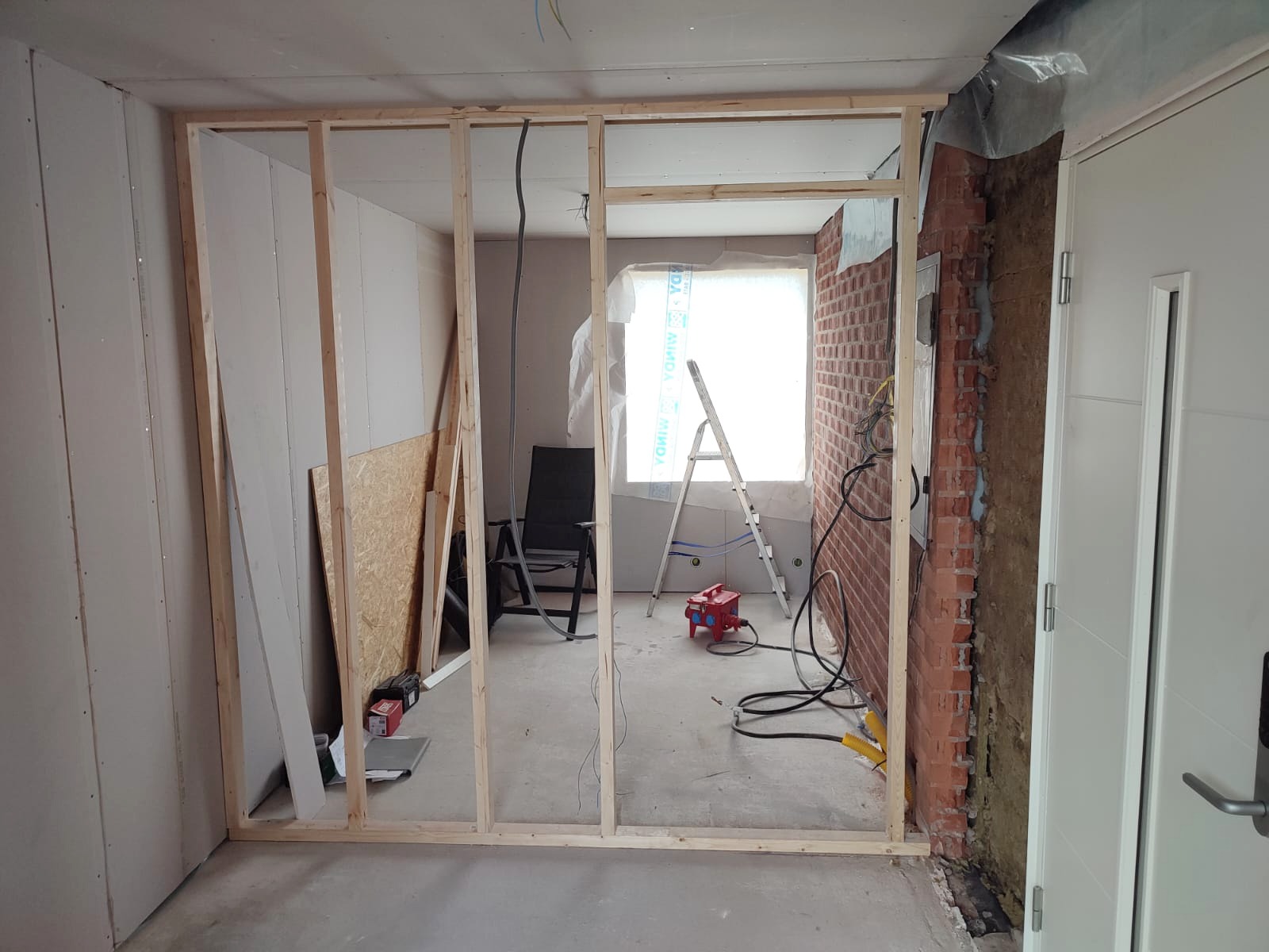 På Öresunds Byggentreprenad har totalrenoveringar blivit vår expertis. Här får ni en inblick i ett av våra senaste projekt där vi genomfört en omfattande förvandling:
✔ Omdragning av el
✔ Nya väggar
✔ Spackling och målning
✔ Fönster- och dörrbyten
Det är alltid lika roligt att förvandla ett äldre hus till ett modernt och funktionellt hem – med känsla för både detaljer och helhet.
www.oresundsbyggentreprenad.se
#bygg #renovering #köksrenovering #badrumsrenovering #kök #badrum #nordichome #nordiskhem #elitfönster