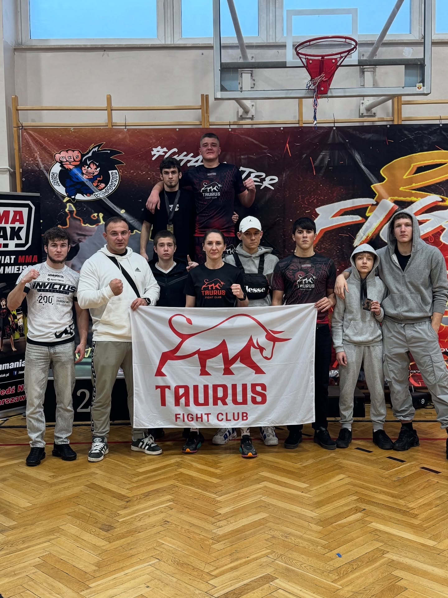 Wczoraj podczas turnieju Róża Cup w Warszawie nasi zawodnicy startowali w formule mma i grapplingu.
🥇Dawid Chajewski - Grappling
🥇Abubakar Shavanov - mma - U18 - 65 kg
🥇Jakub Chojecki - grappling - U18 - 75 kg
🥉Wiktor Wróblewski - mma - U14 - 45 kg
gratulujemy wszystkim stoczonych walki 💪