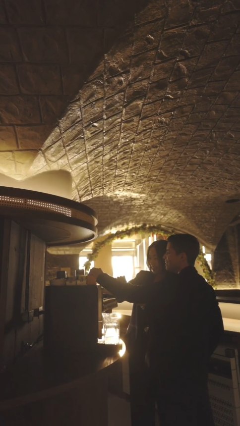 Its almost a wrap and we couldnt be more proud of the result we achieved in 3 weeks of challenging build and 1 week of bold design. True synergy with @bodegadoshemisferios in Casas Project 2025 @casasecuador