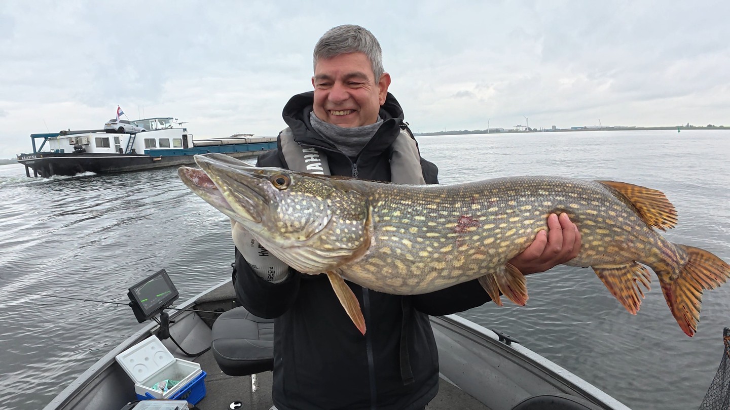 Ook het water op met Lure Fishing Guide? Boek nu—plaatsen beschikbaar vanaf 15 november. Alles daarvoor zit vol.