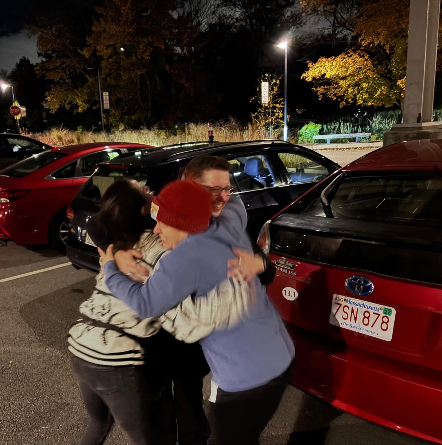How to close a monster tour, hugging for love and warmth in another parking lot and surprise paparazzi!
Shout out of love and gratitude for this amazing Literary Monster creation @ajwpuppets & @abee.jpeg.mp4 !
& so many thanks to all the audiences, supporters and arts funders on this chapter!
@drawingboardbrewingco @newtonculturalcouncil @masscultural @spfldmasslib @holyokelocalculturalcouncil @wistariahurst @fringepvd @clapplibrary @amherstcollege @joyofmusicprogram @kimbahoff123
& more!
We had too much fun so stay tuned for what’s next!