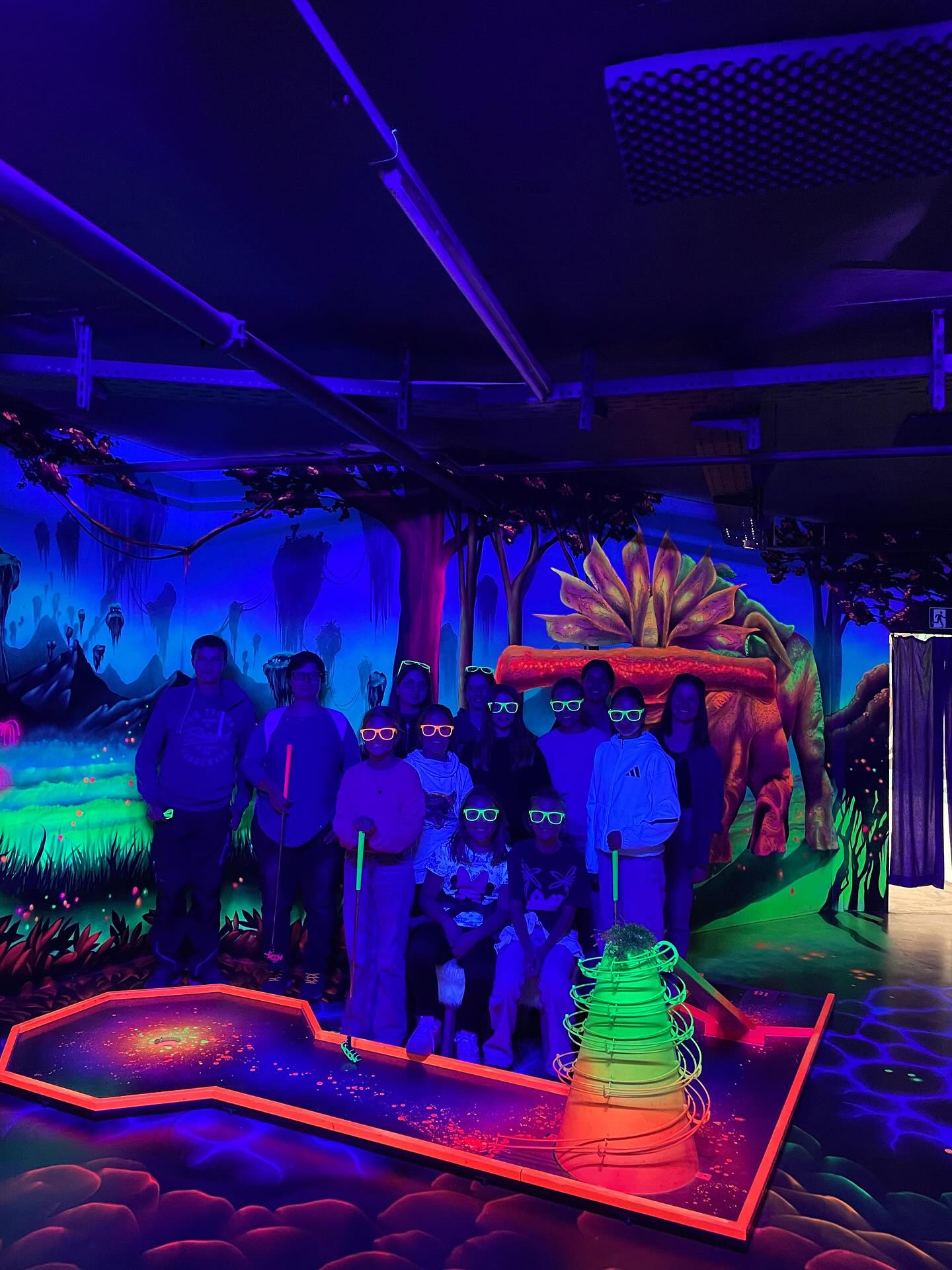 Am Freitag war JUNGMUSIKANTEN-AUSFLUG 🥳 mit 4D-Minigolfen in Memmingen und anschließendem gemeinsamen Pizzaessen im Musikheim. 😋🍕🤞🏼