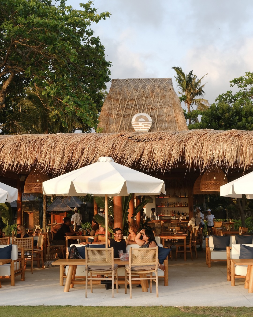 From horses on the tide line to the quiet ease of your sunbed.
Watch the day unfold at Sunset Beach.