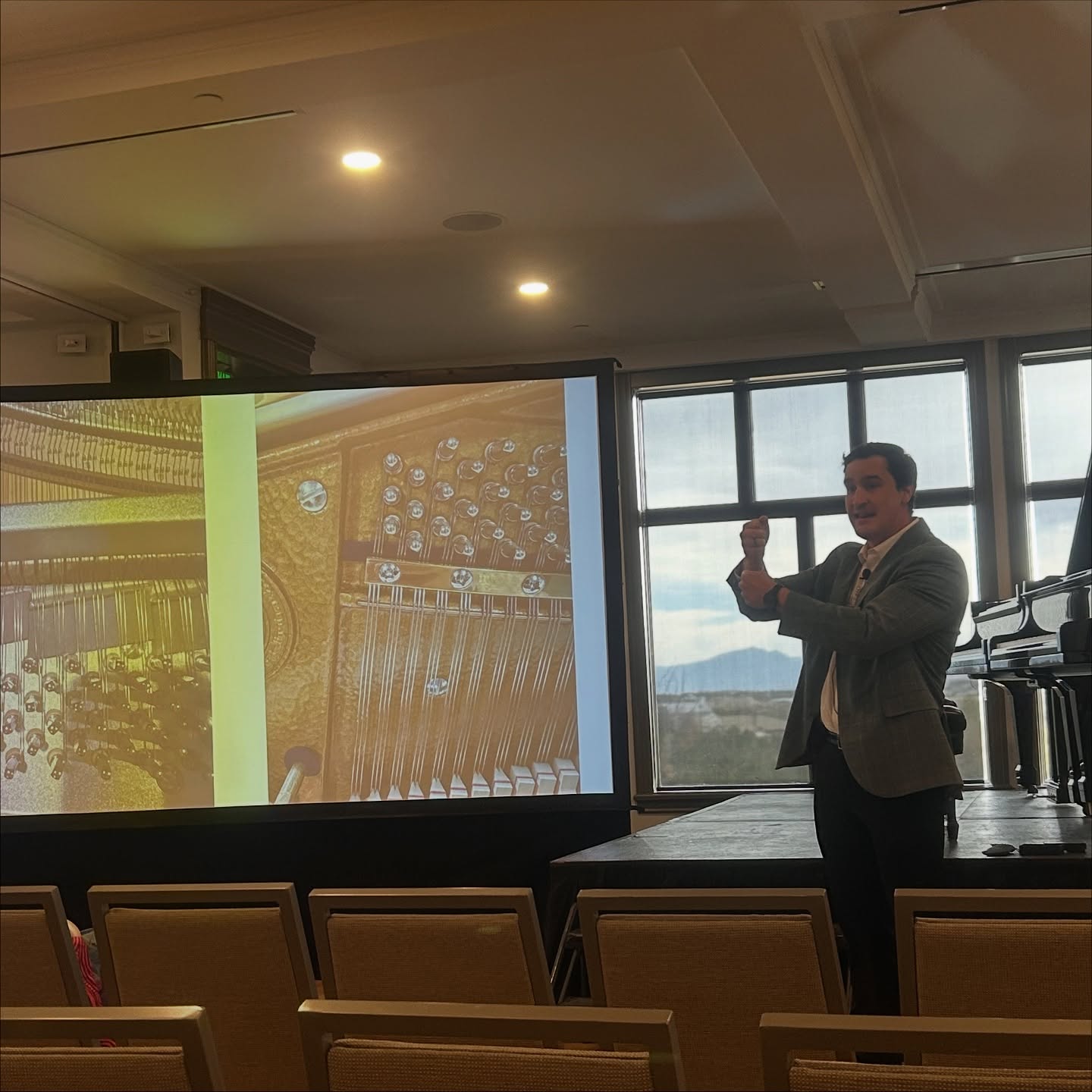Grateful for the opportunity to attend and present at the yearly Utah Music Teachers Association conference! Music teachers have the power to lay the foundation for kids' life-long learning for not just music, any other skill which is difficult to develop. Thank you to all the amazing music Teachers out there that inspire, educate, and uplift those around them 🙏
#umta #musicteachers #pianoteacher #utah #thanksgivingpoint