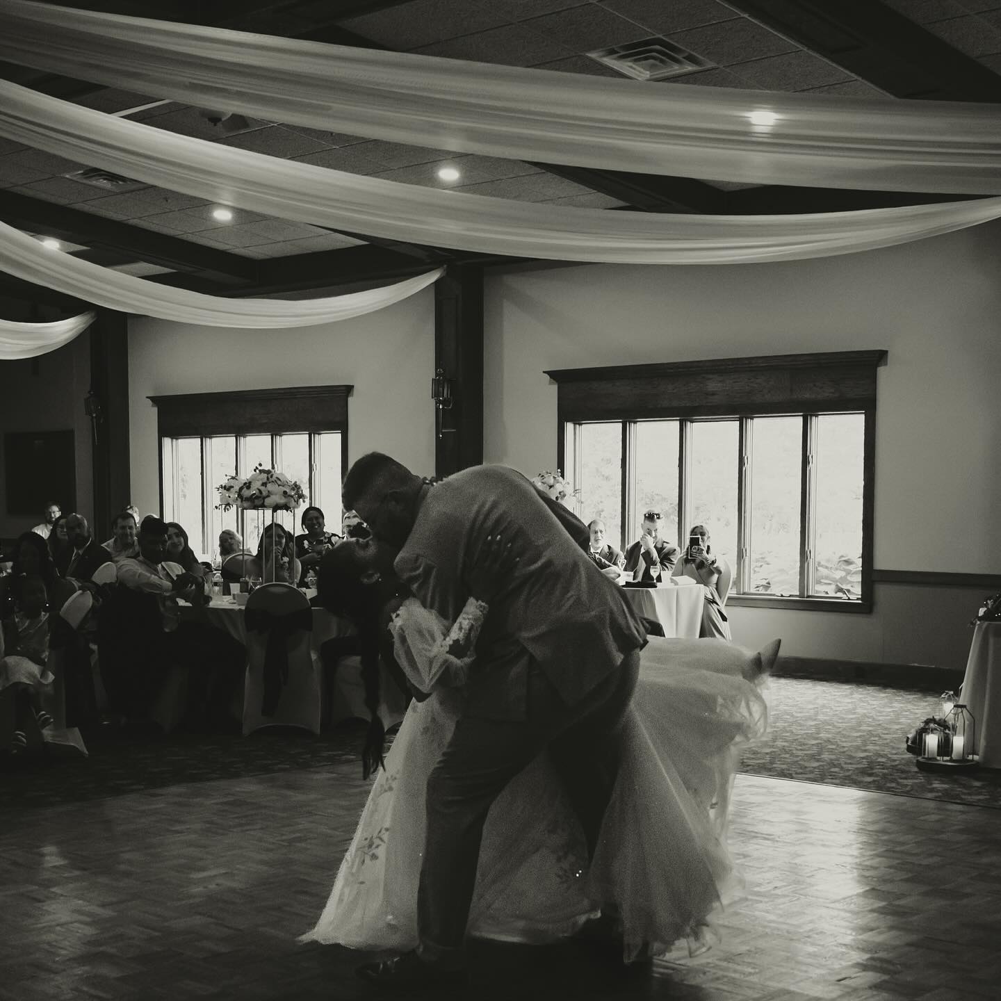 I am SO HERE for a choreographed dance at the reception… AND these silhouetted black and whites 🤍🖤🪩
.
.
.
#ohioweddings #ohioweddingphotographer #ohioweddingvideographer #couplesphotographer #firstdancemagic #celebratelove
