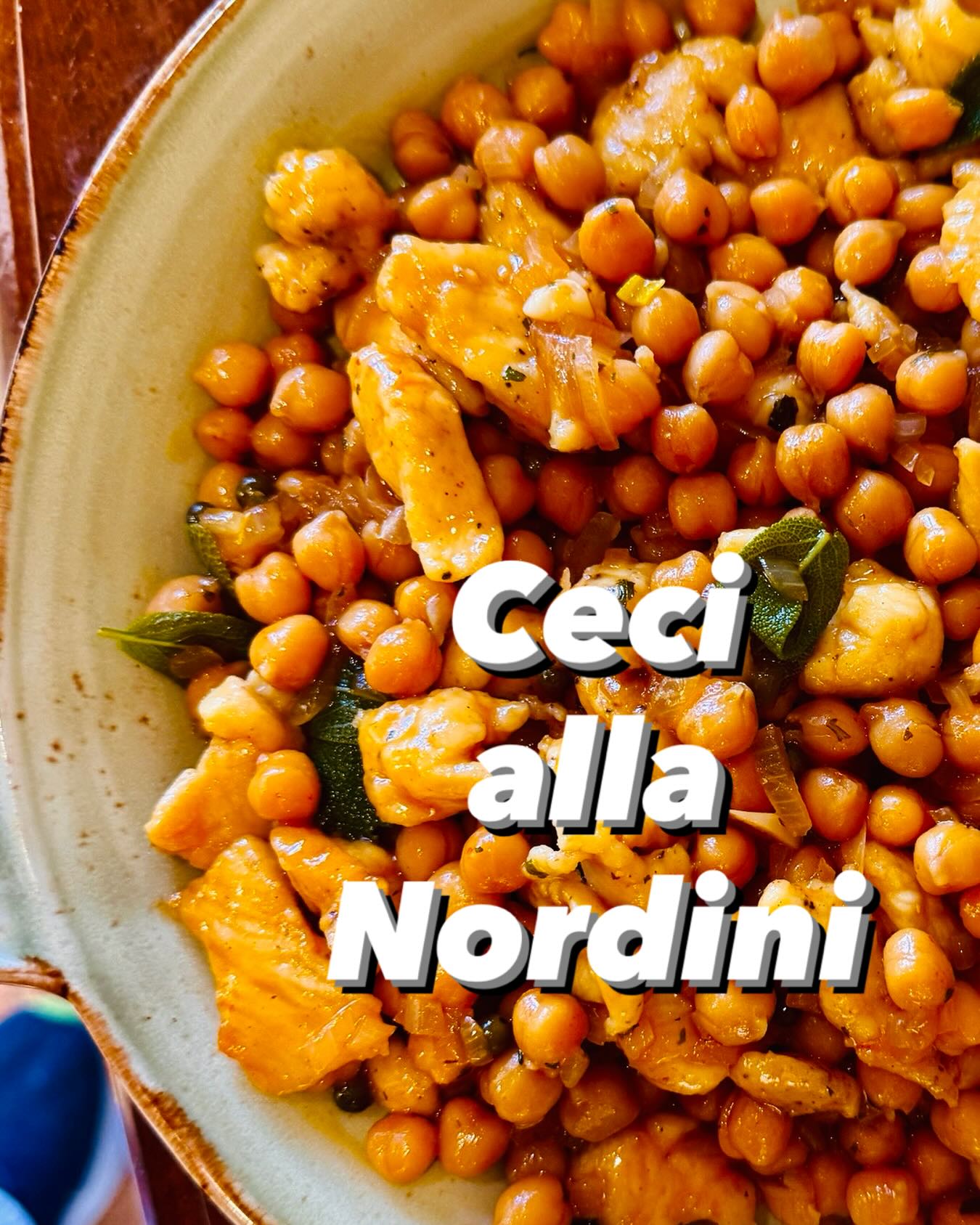On the table tonight! 
Chickpeas (ceci alla Nordini) and marinated finely shredded chicken fillet from our neighbour braised in white wine, onion, water, hot sauce and dried fresh coriander and sage leaves. It turned out very delicious. 
Low calorie cooking. 
Fast and easy. 15 min.