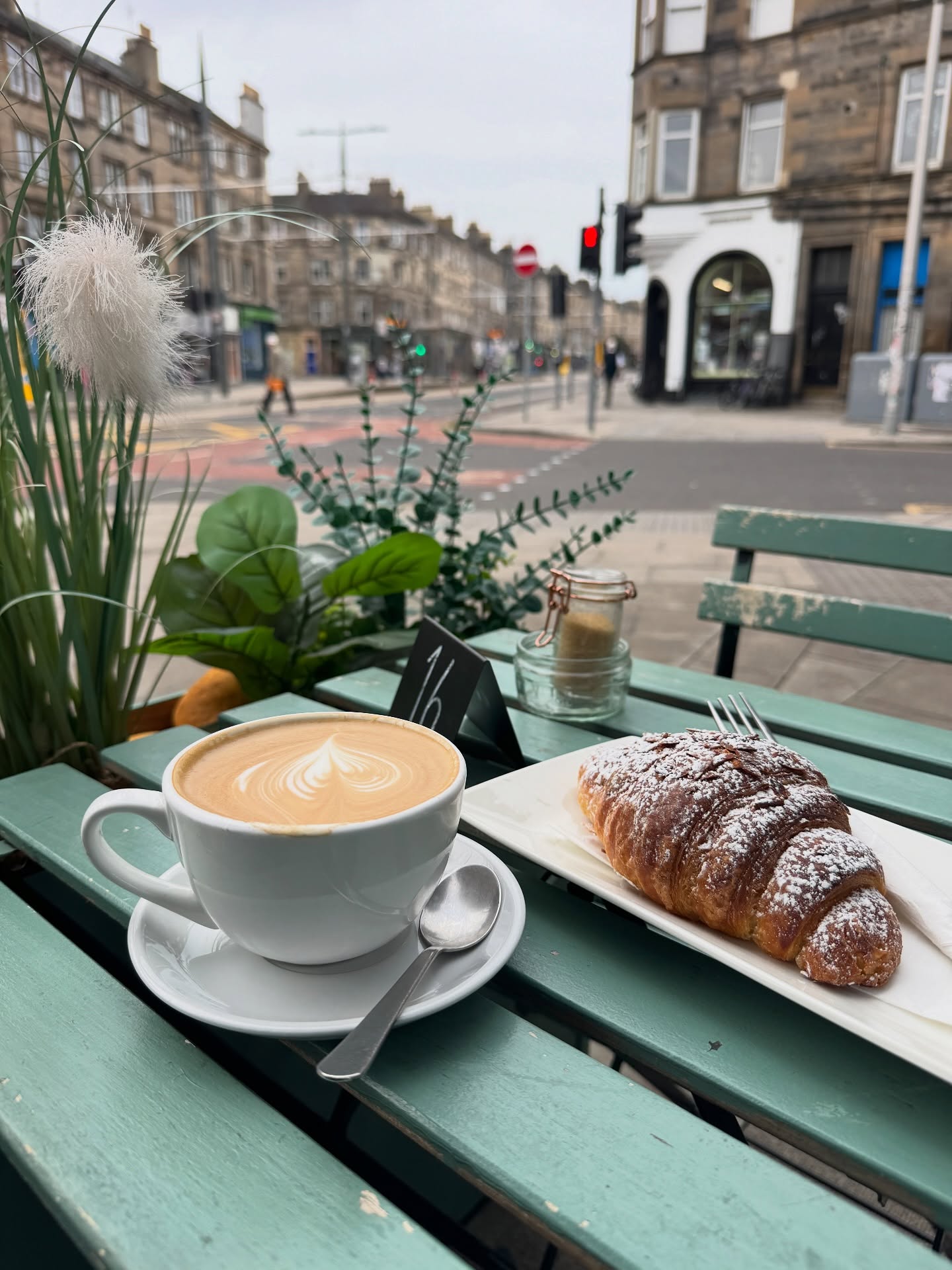 Edinburgh really comes alive in autumn 🍂✨
Soft golden light, crisp air, warm cafés… it’s a vibe.
I’ve rounded up my favourite cosy cafés across Leith, Easter Road, Old Town & South Queensferry — perfect for slow weekends and golden-hour walks.
☕ From window seats with a view
🌿 To harbour strolls in fading light
🐾 And yep — dog-friendly spots are included
Read the full guide here ↓
🔗 Link in bio
Which Edinburgh café is your go-to this autumn?
Tell me — I’ll add it to the next list 👇
#EdinburghHomes #ScottishProperty #HomeGoals #EdinburghEats #AutumnInTheCity #LeithLife #EH6 #EH7 #EstateAgentEdinburgh