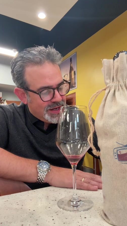 🍷VAYAN AL WEBSITE A VER LAS PUNTUACIONES EN “THE SCORE” Busquen winenewstv.com y registren su email para estar al día en todo. Gracias a @thehouse_pr por el apoyo para hacer esta iniciativa.
#wine #rating #tasting #puertorico