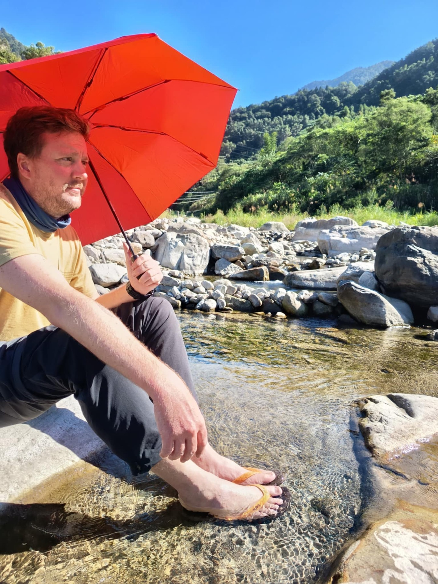 From rocky rivers to mountain trails — your Subs go where you go.
Tough enough for the wild, light enough for the wander. 🌞⛰️
#subs #subsfootwear #mountainvibes #recycled #jandals #flipflops