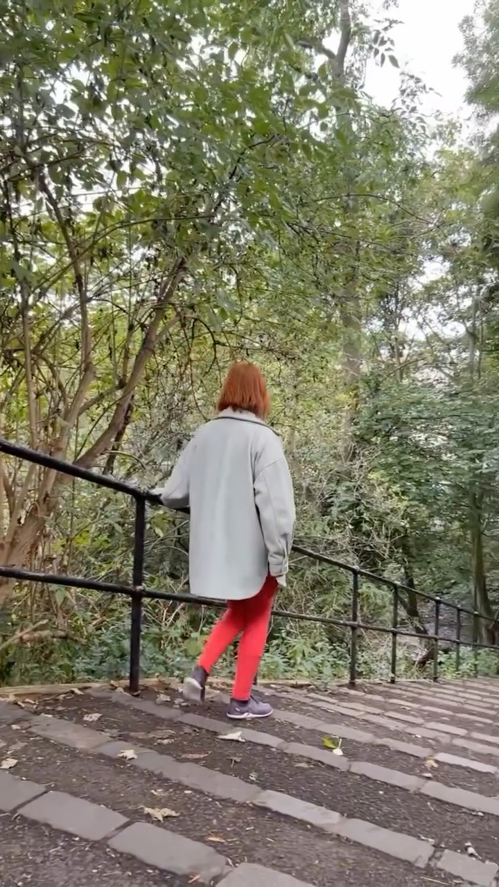 You finally sit down with a cup of tea⌠and instantly start thinking about the washing, your emails, or how you should be âusing your time better.â
But hereâs the thing â rest is doing something.
Itâs the recovery phase that lets your habits actually stick.
Itâs the pause that keeps you from burning out and starting again every Monday.
So if your weekend looks slower, softer, or less âproductiveâ than you planned⌠good. Thatâs your nervous system resetting.
Youâre not falling behind â youâre refuelling.
#weekendmindset #habitchange #restisproductive #mindsetshift