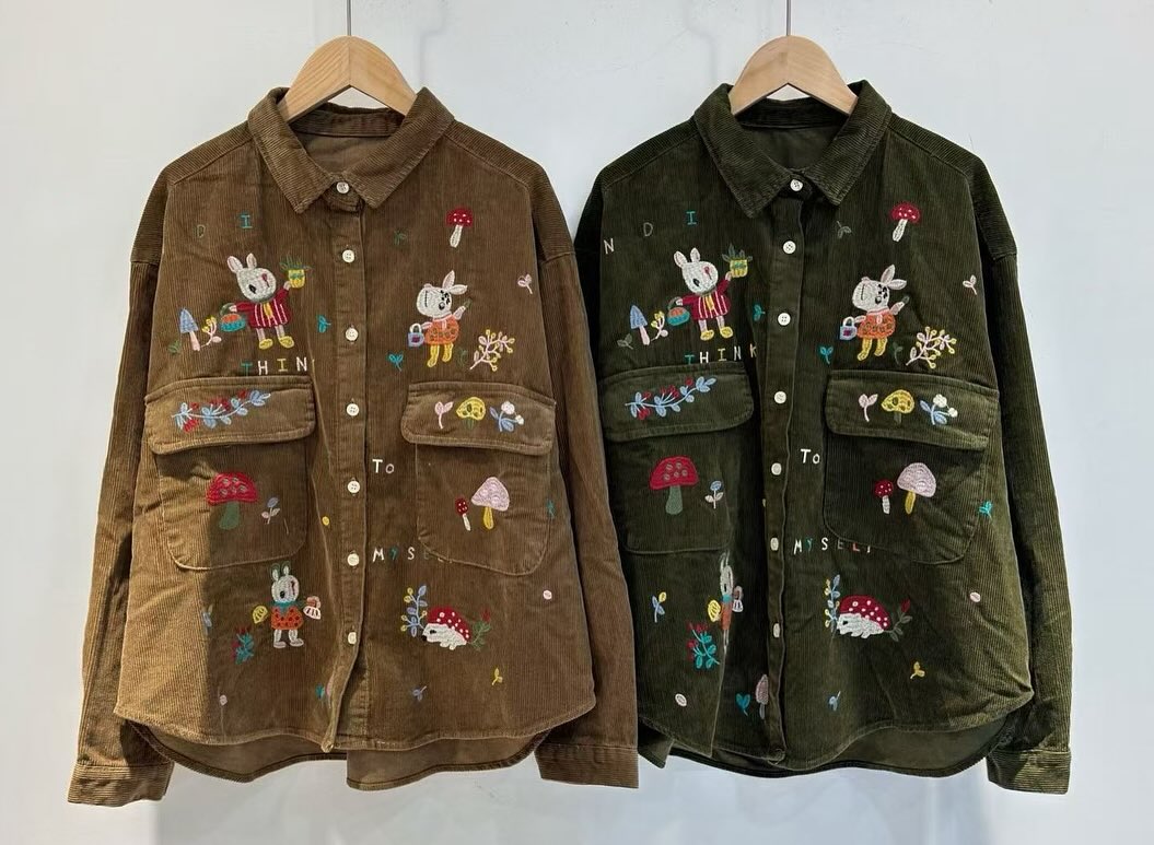 Corduroy fabric with hand embroidery — “HAPPY DAY, HAPPY TIME” 🍄✨
Soft, cute and comfy 💛💙🖤
For wholesale | MOQ 50 pcs per color