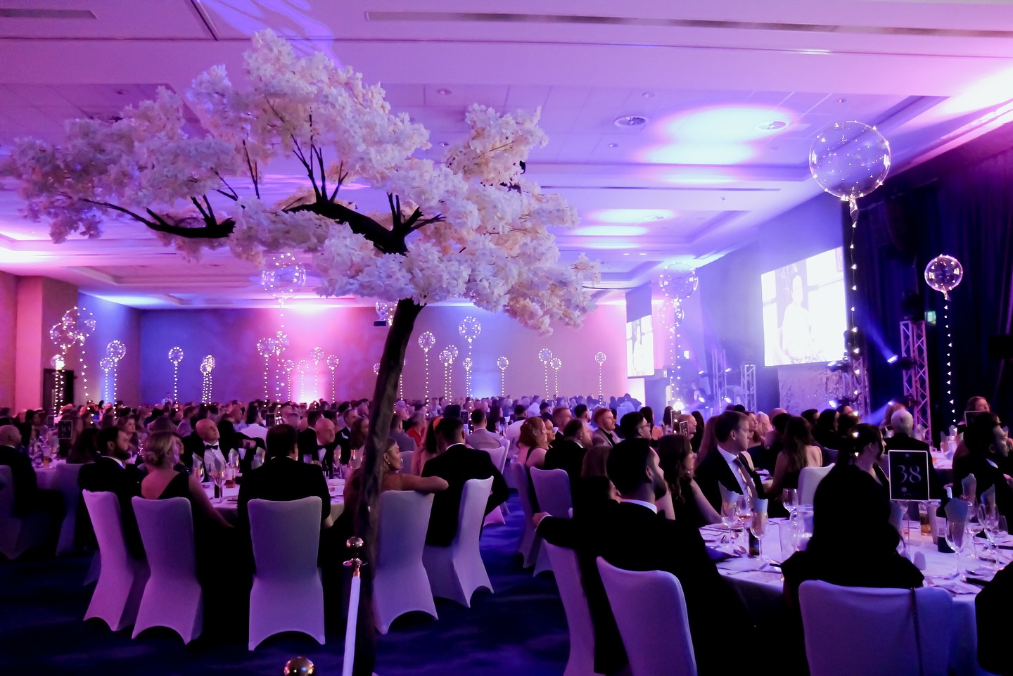 What an honour it was to work with the most amazing and inspiring team for this event for @chasingrainbowscharityuk 💫
A heartfelt thank you to Sam for trusting us to bring your vision to life. Your strength, love and dedication is nothing short of incredible 🤍
#GoldenThreadEvents #ChasingRainbows #CharityEvent #EventStyling #EventPlanning #MakingADifference #InspiringPeople #EventDesign #EventMagic #EventProfessionals #UKEvents #HullEvents