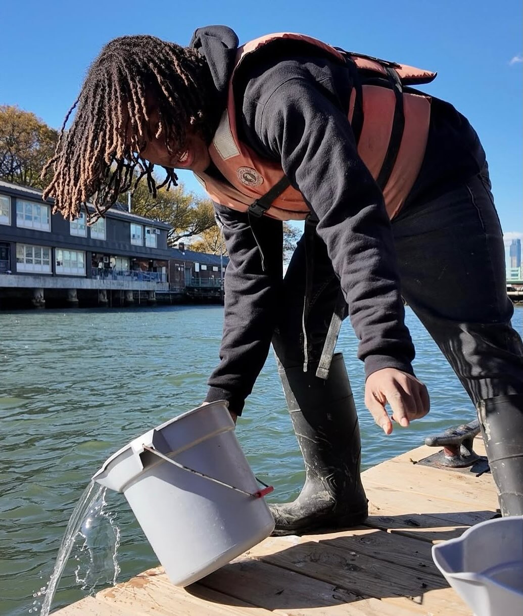Our @aquaculture.nyhs students teaming up with the @billionoyster — saving the harbor one oyster at a time! 🦪🌊 Check us out on @cnn10 to see what a day in the program looks like. 🌟 Link in bio!
#Aquaculture #BillionOysterProject #StudentSuccess #STEMEducation #EnvironmentalStewardship #HandsOnLearning #SaveTheHarbor #MarineScience #FutureLeaders #SchoolPride #SustainableFuture