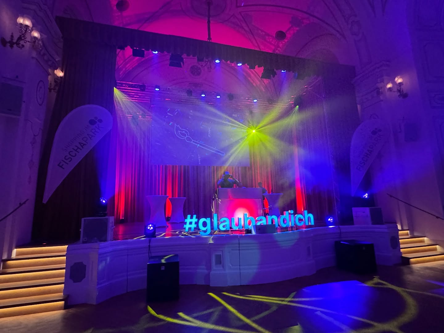 Ready for @discofever.austria tonight @sparkassensaal Wiener Neustadt!
Karten an der Abendkasse sind ab 21 Uhr verfügbar.
#letsgroovetonight