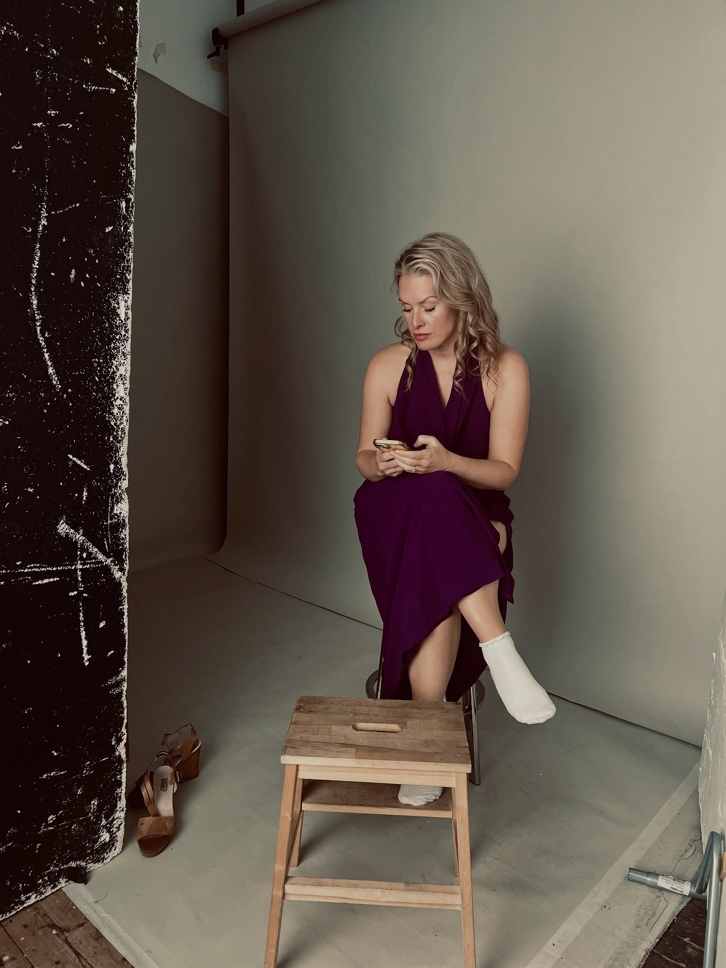 A little BTS look at last week’s shoot with the incredible @ruthcrafer 💜
I think we can all agree the socks make it.
.
.
.
.
Headshots coming soon…
#actress #headshot #photoshoot #britishactor #drama #jenlawtonhunt