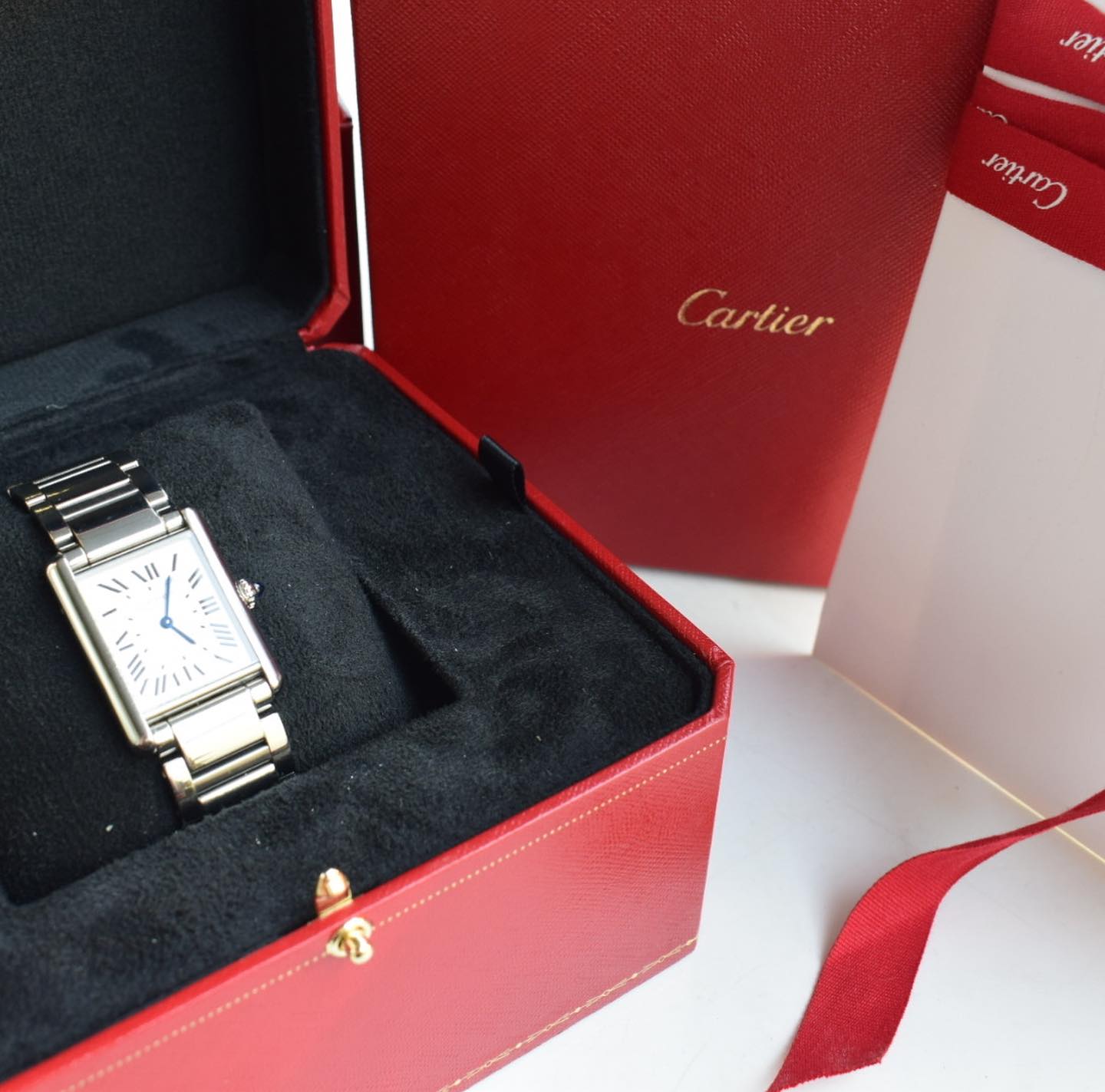Large model,
high-autonomy quartz movement,
steel
Bought 2025 September
Dubai mall
Unused - haven’t used even once.
For more information or purchase
Call / WhatsApp: +971 561009916
Send DM.
#Cartier #luxuryjewelry #luxurylifestyle
#cartierbracelet #authenticjewelry #dubailuxury #highjewelry #cartierlove #cartierlovebracelet #cartierlovebangle #cartierbangle #preownedcartier #usedcartier #clouring #shoppingdubai #prelovedubai #preloved #cartier #preownedluxury #preowneddubai