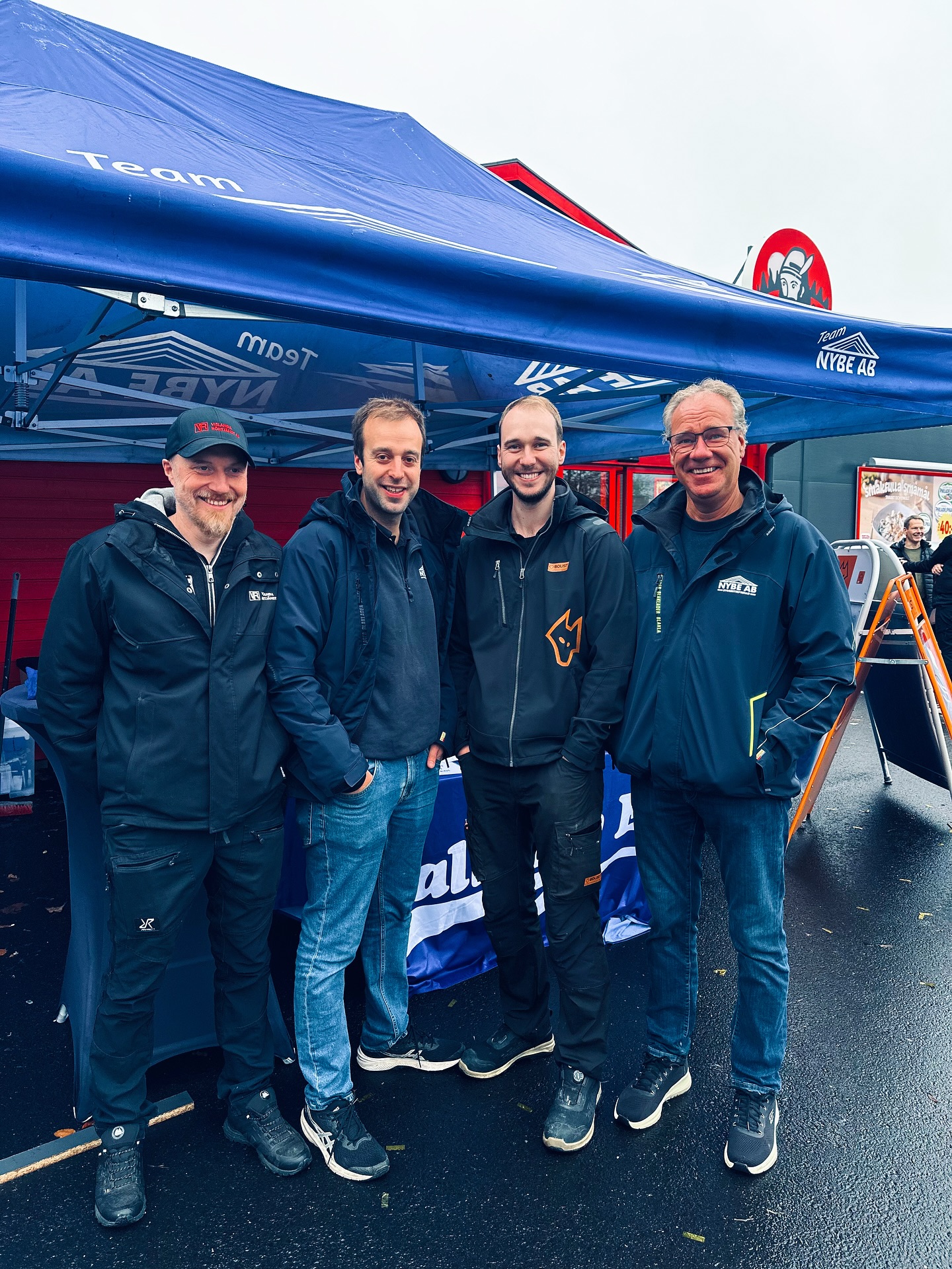 Idag markerar vi en milstolpe! 📍
Efter en intensiv och inspirerande resa står @icadackehallen 2.0 färdig — och idag är det invigning! 🙌
Kom förbi, säg hej, spana in nya butiken och delta i vår tävling där du har chansen att vinna en Muurikka! 🔥
TACK Hanna, Christoffer, Kent och hela gänget för ett fantastiskt samarbete — Det har varit en ynnest att få jobba med er 🫶
#NybeByggentreprenad • #FamiljeföretagSedan1964