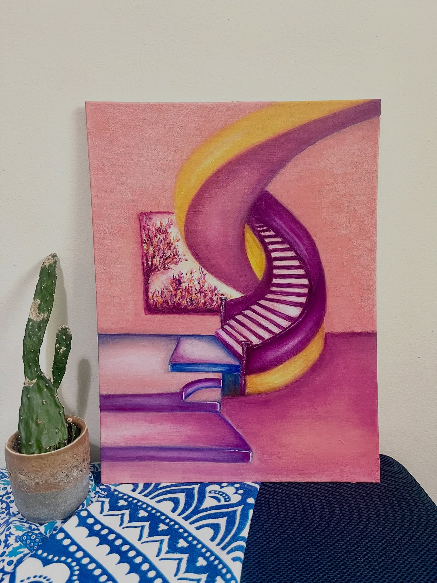 With this new piece ready, I’ve acquired a strong commitment to never paint stairs again 🤪
What do you think 🤔
#oilpaint #oilpaintinginteriors