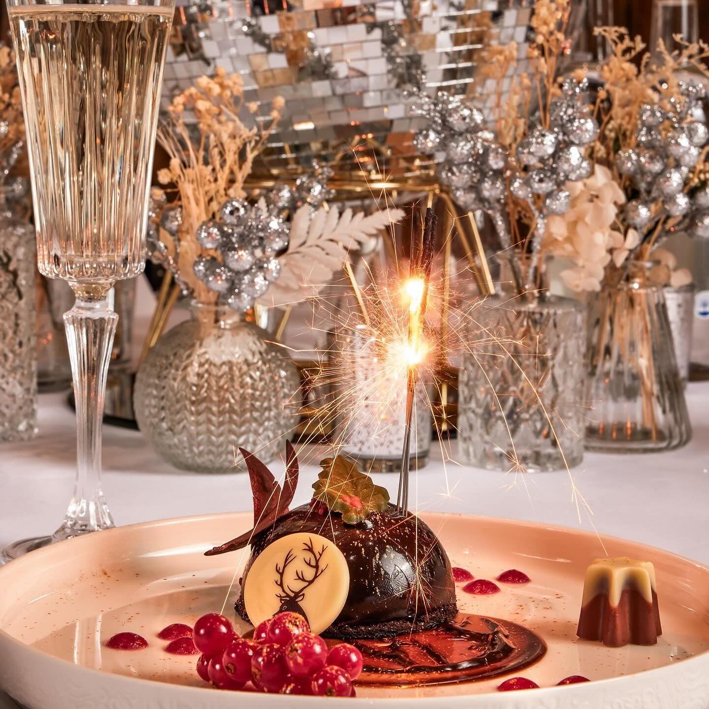 Im still available for New Years Eve 2025.
What better way to bring in the new year ?
Do get in touch if you would like to book. #privatechef #personalchef #newyearseve #dinner #party #celebration visit - www.personalchef.me.uk