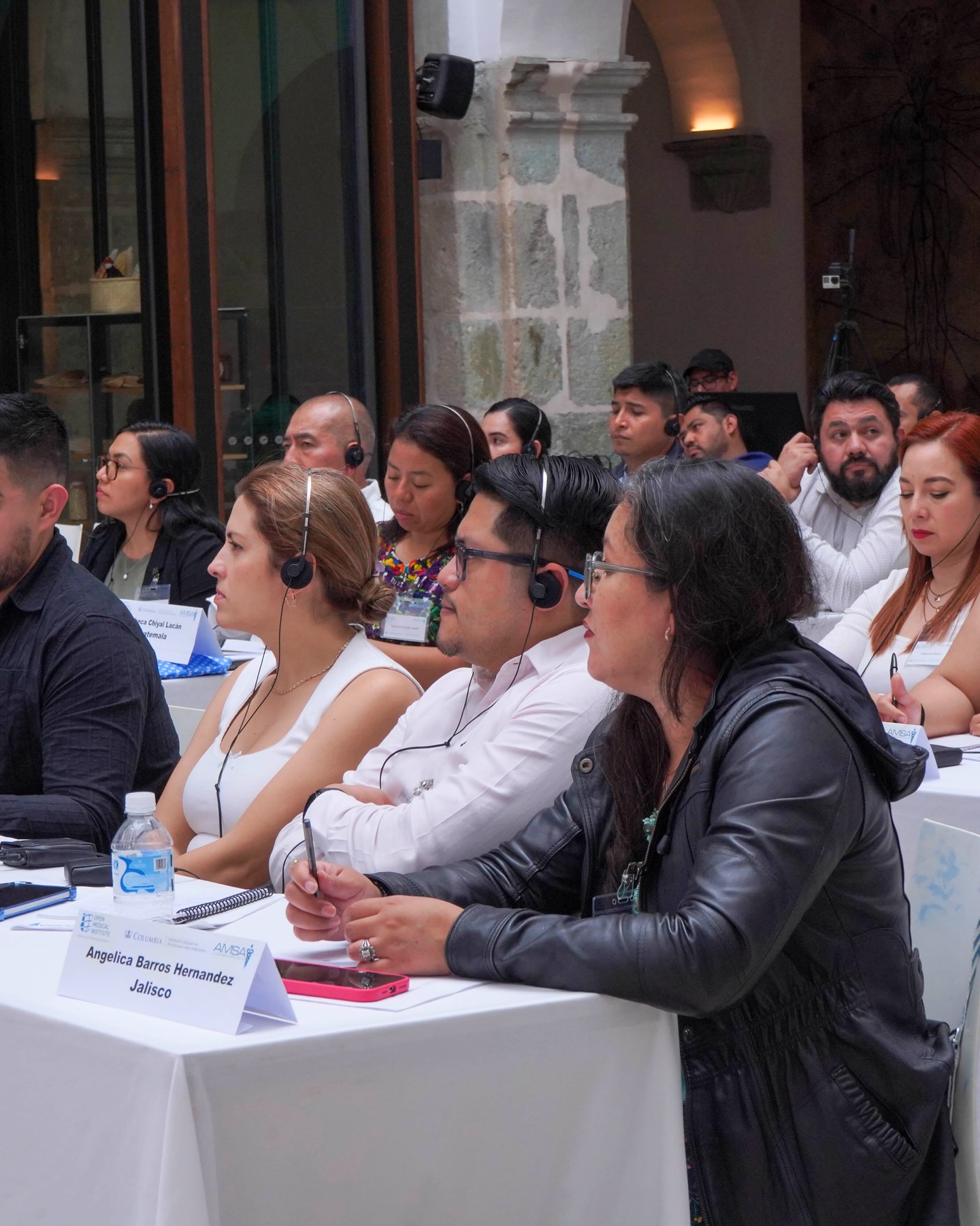 Tres días de aprendizaje, intercambio y actualización clínica marcaron el Seminario OMI-MEX de Salud Materna y Neonatal, liderado por el equipo docente de Columbia University.
Durante el programa se abordaron temas esenciales como asesoramiento en situaciones de alto riesgo, complicaciones maternas, emergencias neonatales y comunicación médica efectiva, fortaleciendo las prácticas basadas en evidencia y la atención de madres y recién nacidos.
Las sesiones interactivas permitieron a los participantes adquirir herramientas prácticas y conocimientos directamente aplicables en su labor diaria.
#AMSA #OMIMEX #OMI #SaludMaterna #SaludNeonatal #EducaciónMédica #ColumbiaUniversity #ProfesionalesDeLaSalud @openmedicalinstitute