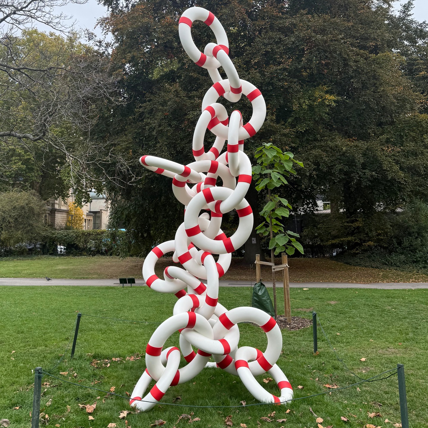 Elmgreen & Dragset: "Life Rings" - some other kind of Street (Park) Art
#sculptures #streetart #london #regentpark #frieze