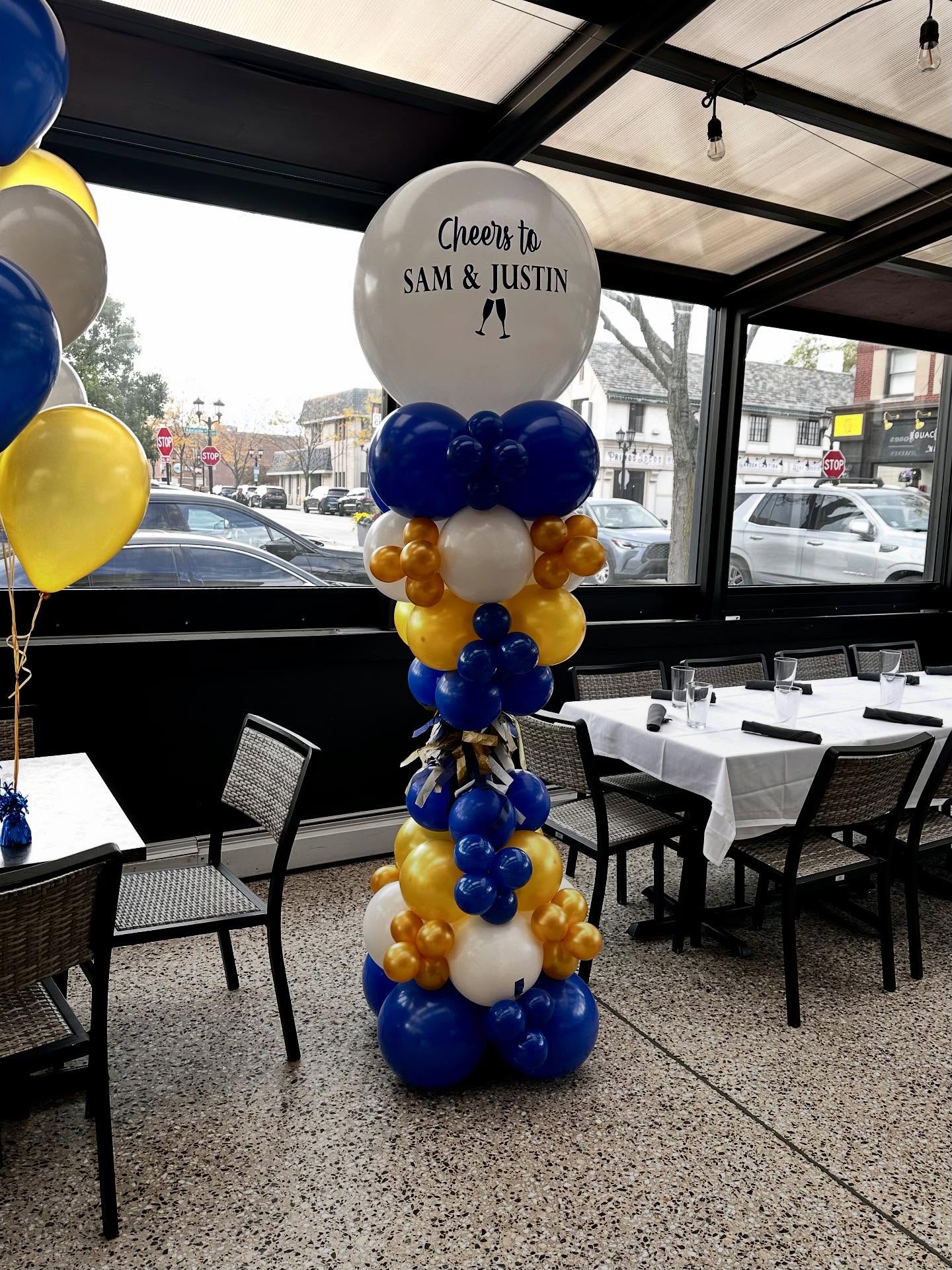 Pop, fizz, and celebrate! 🥂💙💛
We brought the party vibes with these bold blue, gold, and white balloons for Sam & Justin’s special day.
#EventDecor #BalloonDesign #PartyInStyle #CheersToLove #BigBalloonsCo