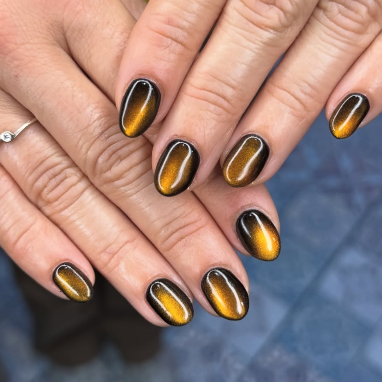🍁 Ready to fall in love with your next mani? Book your Cat Eye Autumn Set at Bouyage — where every shade has a little magic in it.
🖌️Painted by @krishna_nails13
💫 #CatEyeNails #AutumnNails #BouyageBeauty #NailInspo #FallNails #NailMagic #NailGoals #StAlbansSalon #GelNails #BIABNails #CozySeason #BouyageNails #NailTrendAlert #VeganNails #NailArtLove #MagneticNails #AutumnVibes #FreshSetFeels