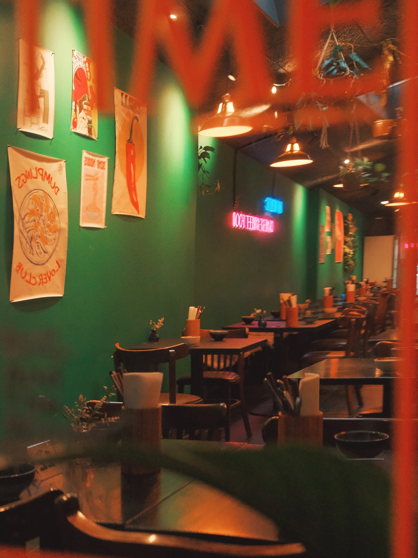 New look. New drinks. Same vibe - just cooler 😎
Step in, chill out, feel the energy, and taste the upgrade 🍻✨
#bunsandnoodlesaarhus #vibecheck #cooleats