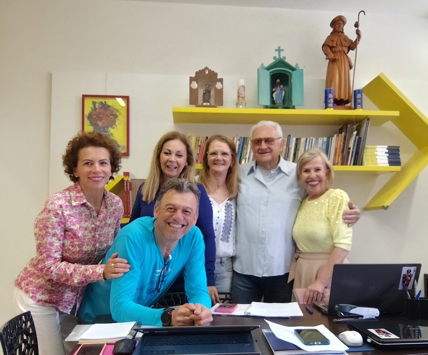 Nesta Quinta-feira na ACACSC recebemos a visita de peregrinos do Paraná que participaram do Caminho da Ilha e sócios. 👏👏🤗👣