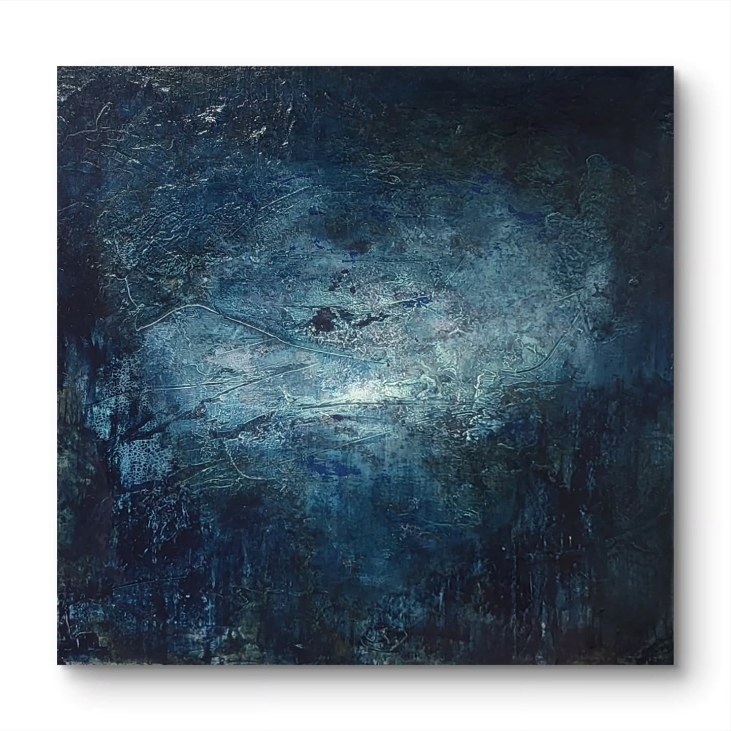 'The Weight of Silence'
Mixed media on canvas
90 x 90 cm
2025
#belfastartist #northernirishart #northernireland #abstractart #abstractpainter #abstractpainting #landscapepaintings #atmospheric #moodyart #moody
#bluevibes #walldecor #interiordesign #curator_artgallery