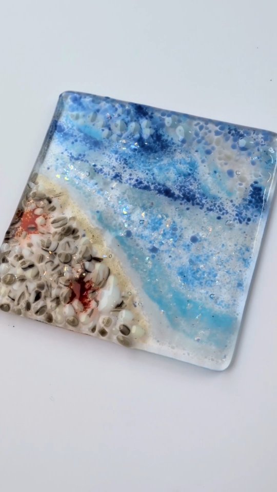 These two beautiful creations are from a workshop a family attended recently. We loved the sea theme and the outcomes were stunning!
Fancy booking your own family workshop?
💙 Book yours today by heading to our website www.glassdeva.co.uk
#familydayoutideas #familycrafts #fusedglass #thingstodoinchester #chestershop #fusedglassart #workshopspotlight #thingstodoincheshire