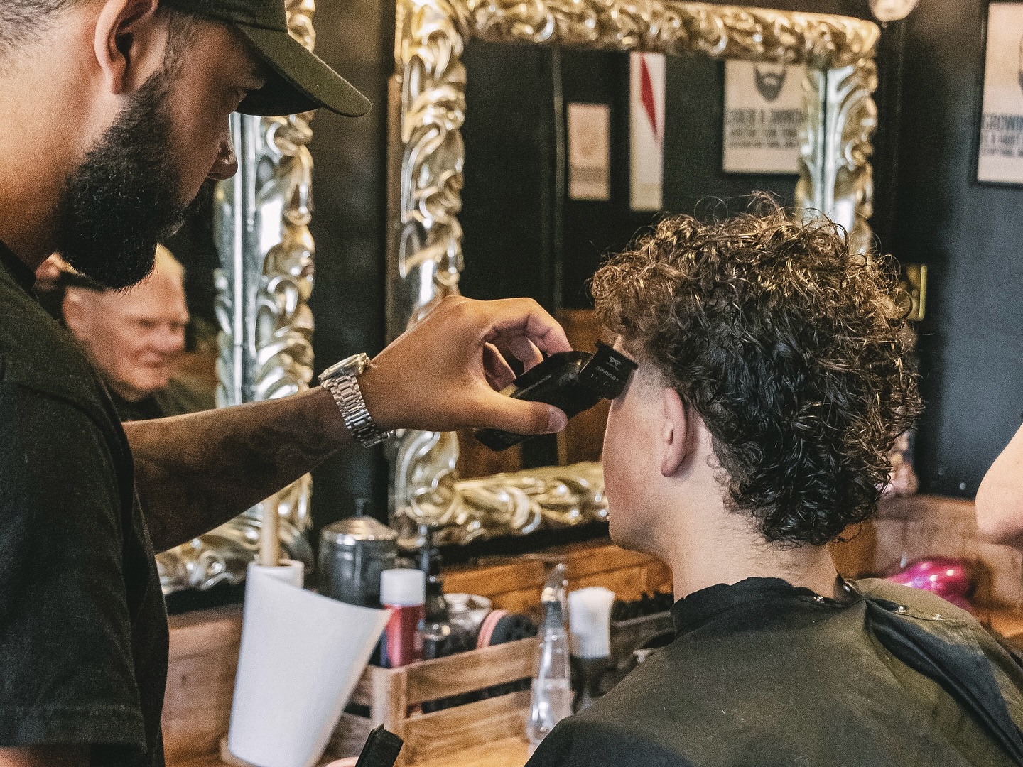 Just a little curl control ; keeping it clean, keeping it curly. ✂️
Barber - @lsthebarber
#royalsbarbershop #curlyhaircut