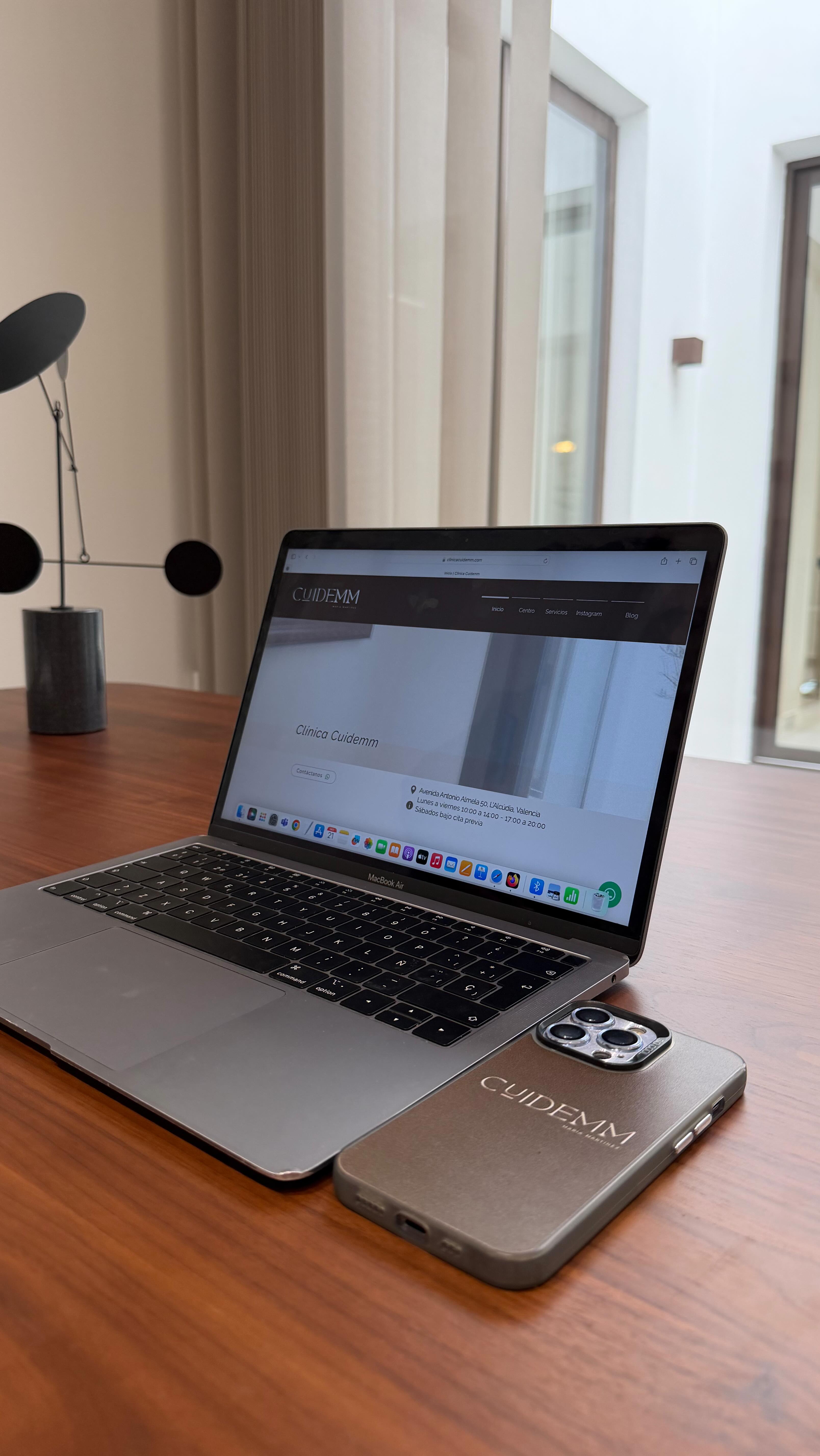 🌐✨ ¡Nuestra web ya está actualizada!
En CUIDEMM queremos ponértelo fácil 💙
Ahora puedes entrar en nuestra página y descubrir toda la información sobre la clínica, los tratamientos, sus precios, la duración y los ejercicios que realizamos 🧘♀️
Además, con solo pulsar el icono de WhatsApp 📲, podrás hablar directamente con nuestro equipo, pedir información o reservar tu cita de forma rápida y cómoda.
Y si te gusta aprender sobre salud, bienestar y autocuidado… 🧠💫
¡No te pierdas nuestro blog, donde compartimos artículos con consejos e información muy útil!
💻 Entra ya en 👉 www.cuidemm.com
https://www.clinicacuidemm.com
#Cuidemm #SaludYBienestar #Psicología #MedicinaEstética #CuidarEsPrevenir #MaríaMartínez #DrMartín #LaAlcudia #ClínicaCuidemm #BlogCuidemm #BienestarIntegral