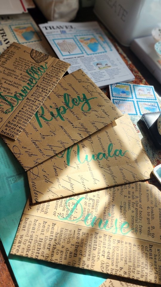 ✨️💌 Packing the first newsletter orders! Thank you so much for your support🥰🩵🙏🏾