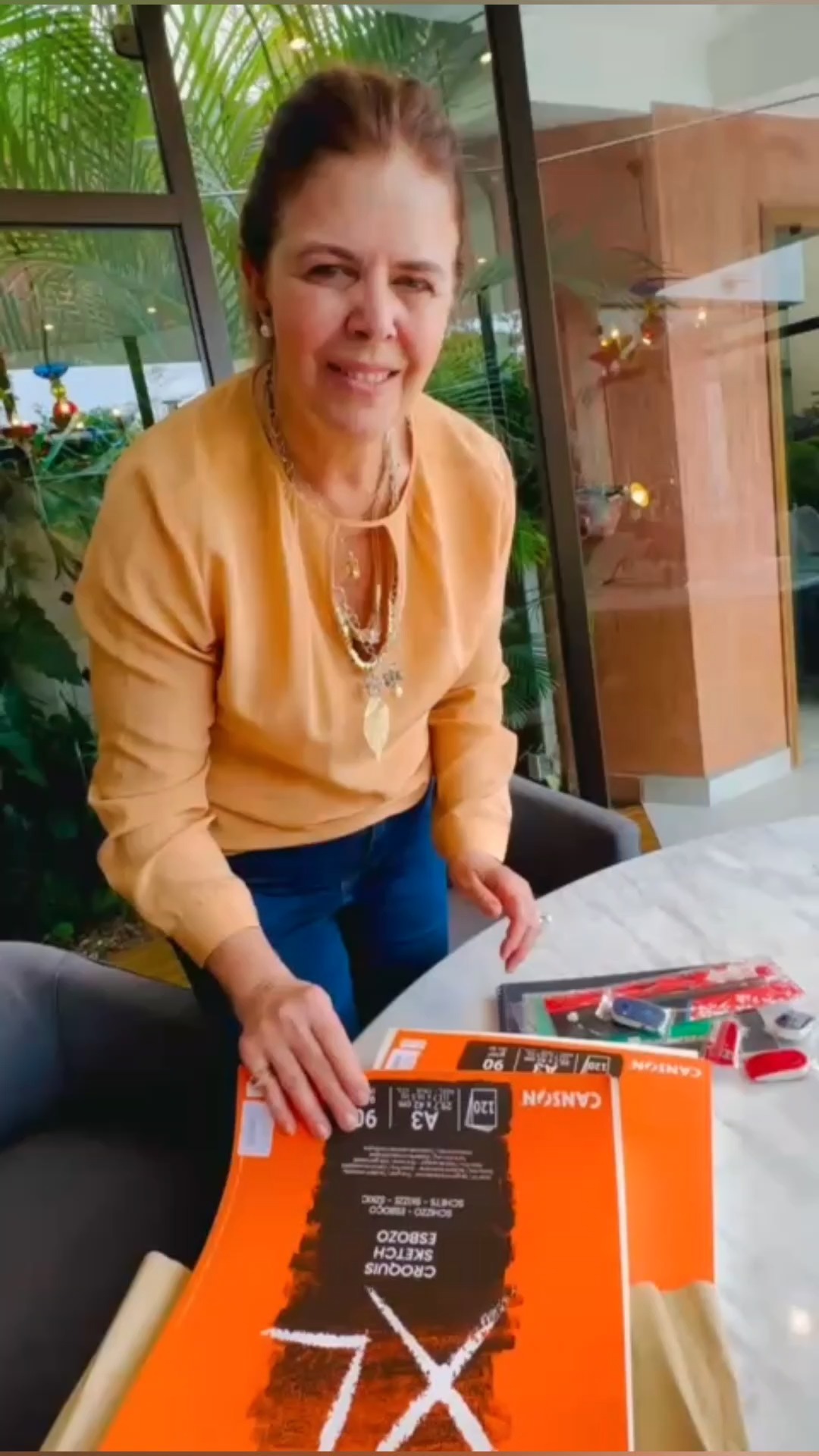 🎨 O Congresso Antroposófico – Terapia na Arte está chegando!
De 31 de outubro a 2 de novembro, vivências, palestras e oficinas com terapeutas artísticos do Brasil e do mundo vão inspirar novos olhares sobre a arte, a saúde e o autoconhecimento.
👉 Aberto ao público!
Não é preciso saber pintar ou ter experiência artística — basta o desejo de vivenciar a arte como caminho de transformação e equilíbrio interior.
📍 São Paulo – Espaço Cultural Rudolf Steiner e Teatro Paideia
📅 31/10, 01 e 02 de novembro
Inscrições e informações: WhatsApp +55 (11) 94183-7241
#AuroraABTAA #CongressoAurora #TerapiaArtisticaAntroposofica #Antroposofia #ArteQueTransforma #SaudeIntegral #Autoconhecimento