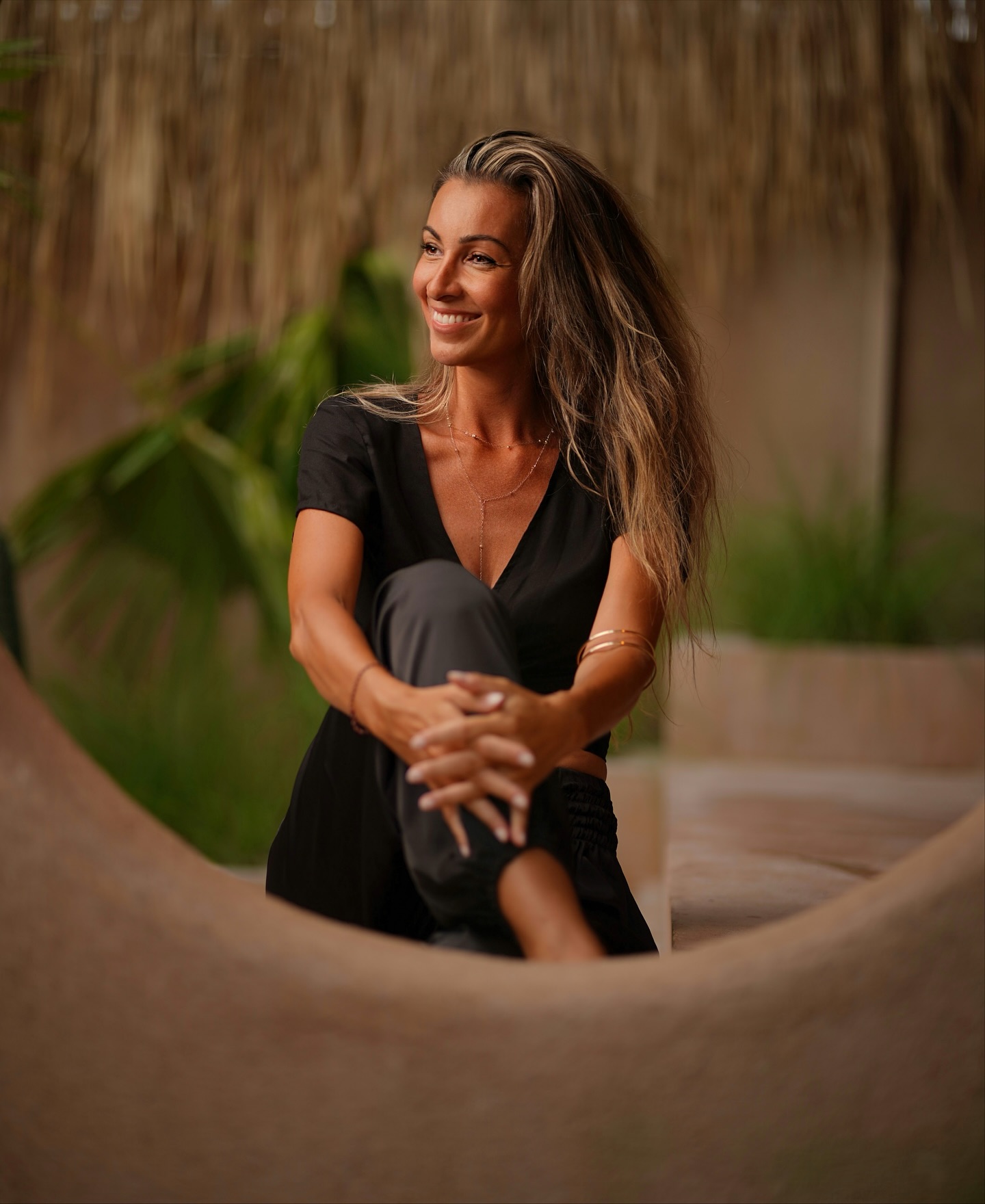 ✨ Kalhoty Silky šijeme z lehounkého materiálu, který si na dotek představte jako pravé hedvábí, nikoli těžší satén. Materiál je jemný, měkký, s decentním leskem a krásně splývavý.
Nové várky kalhot šijeme ve dvou délkách. Zvolíte elegantní černou 🖤, trendy mocha 🤎 nebo nově doskladněnou olivovou? 💚
Tyto i další krásné barvy najdete na
✨ www.zbozizbali.cz ✨