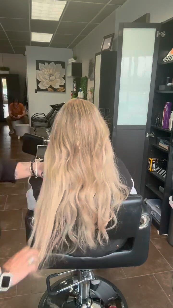 #moveuphairextensions #theextensionqueen #temeculahairextensions