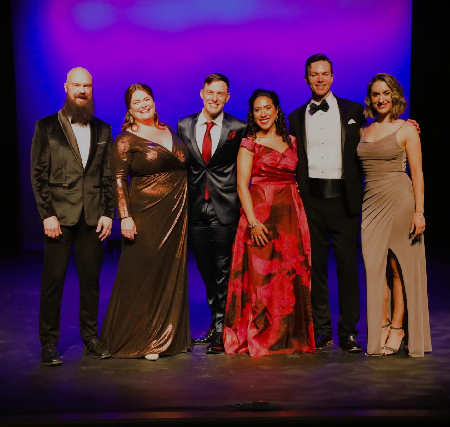 TONIGHT & TOMORROW! You’re invited to attend the Masked Ball! You only have two chances to experience the glamour of the Masquerade! Come be swept away by soaring melodies while enjoying decadent desserts, savory hors d’ouerves and flowing prosecco. Tickets still available on our website! 🎭✨ 📸: David Beverly