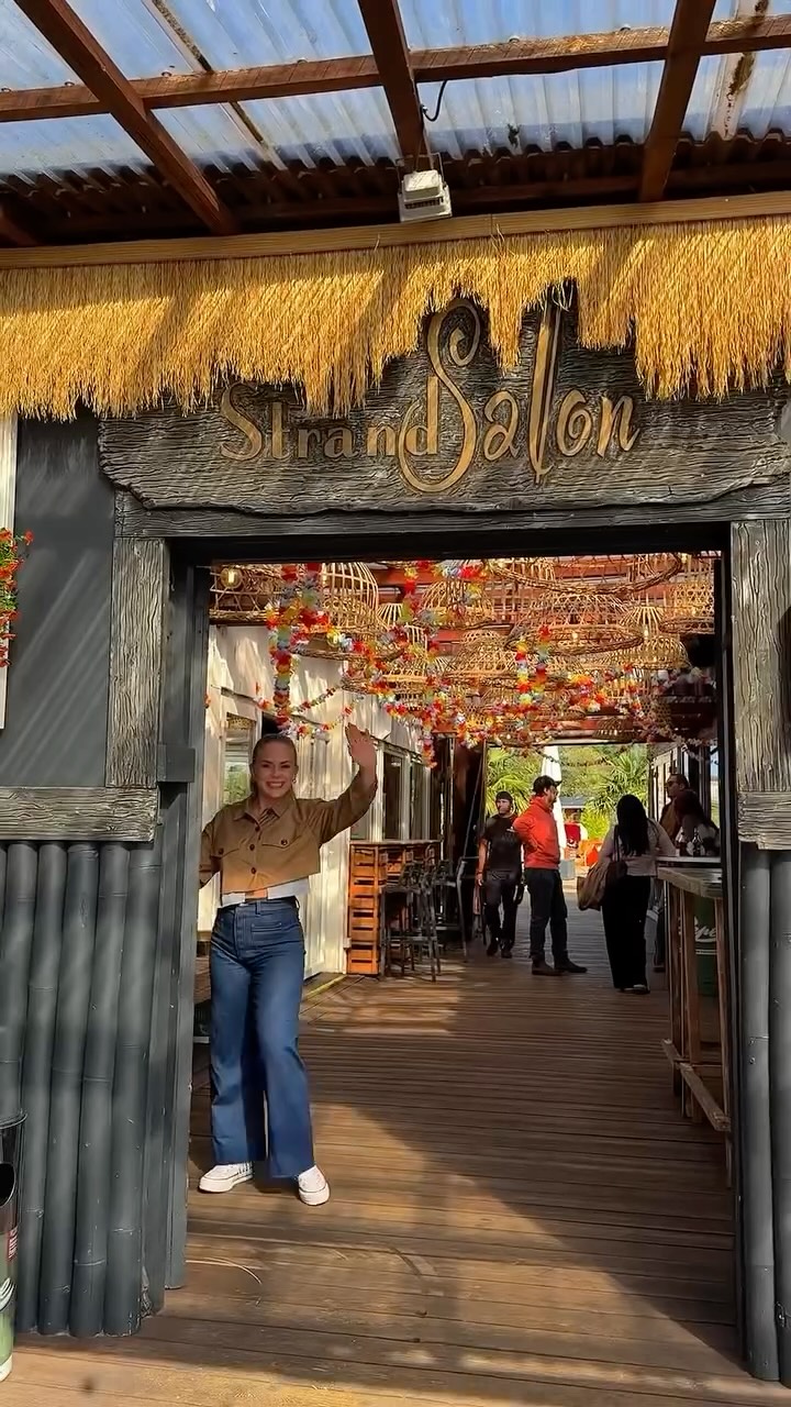 Im Strandsalon könnt ihr feiern, als wär’s Juli … nur eine Jacke für den Heimweg wäre nicht schlecht. 😇
Ob Firmenfeier, Geburtstag oder ein Grund zum Feiern: Der Strandsalon ist auch im Winter die perfekte Eventlocation für alle, die es gern bunt, fröhlich und einfach gemütlich mögen. 🌴🍹
#strandsalon #lübeck #eventlocation
